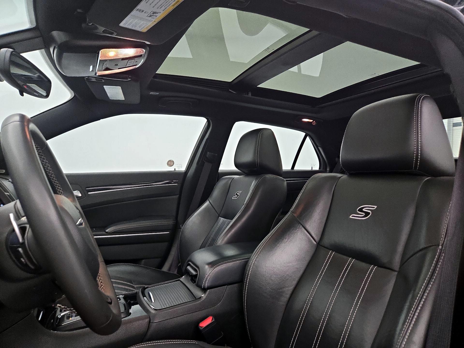 Thumbnail: 2023 Chrysler 300 - 20