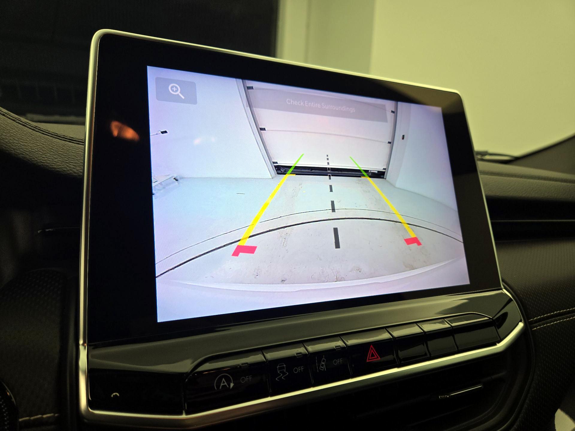 Thumbnail: 2022 Jeep Compass - 14