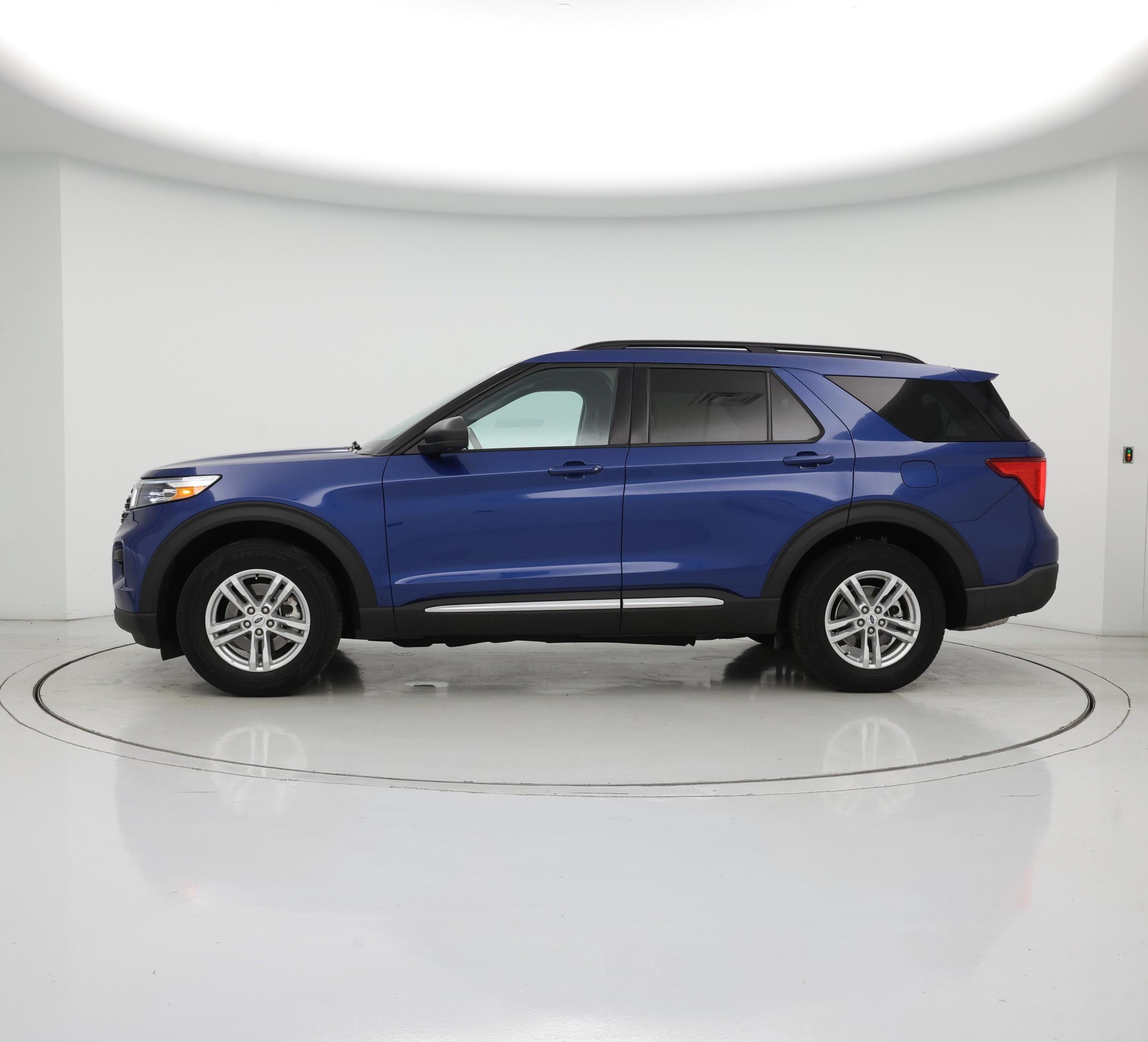 Thumbnail: 2022 Ford Explorer - 3