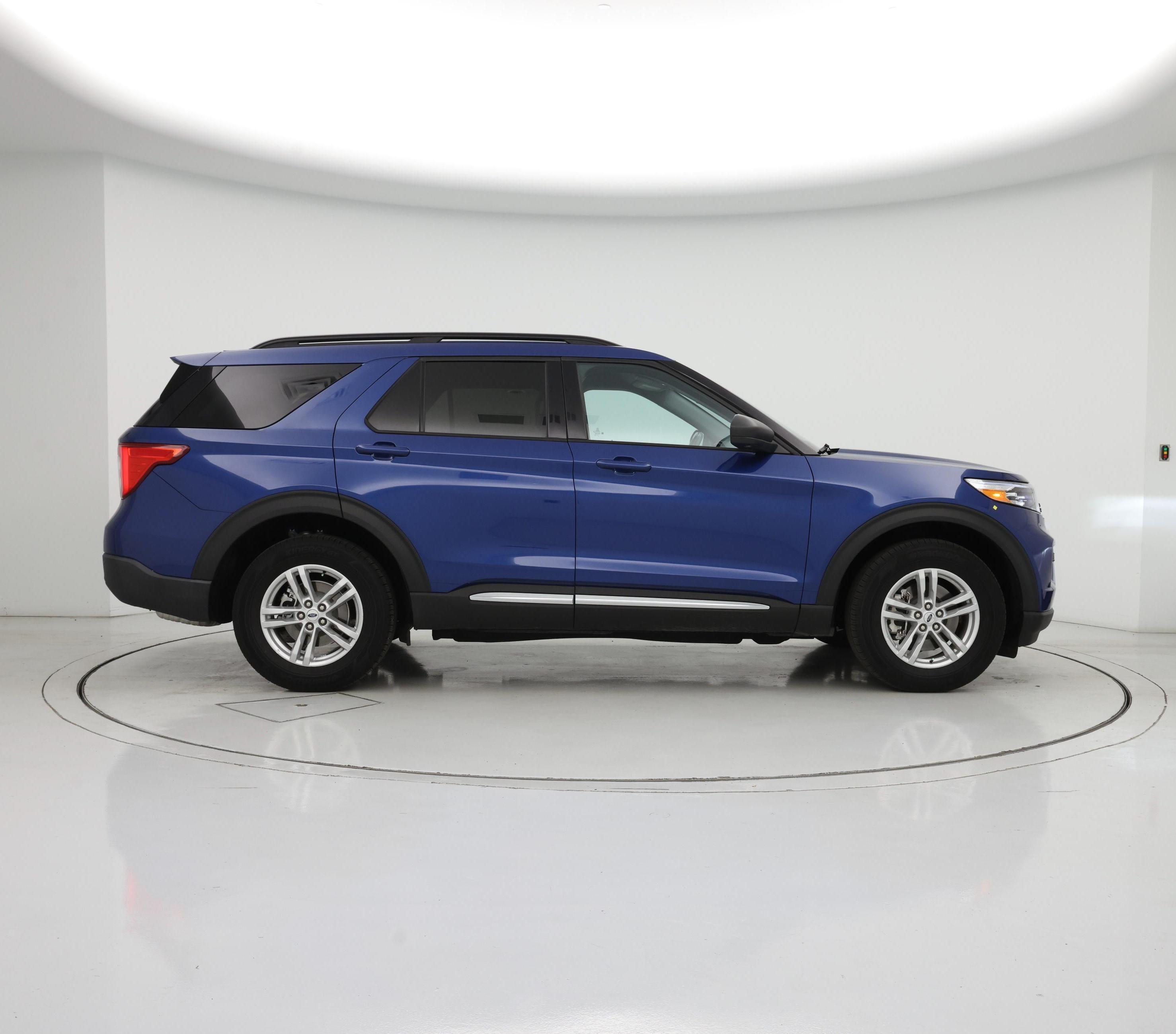 Thumbnail: 2022 Ford Explorer - 7