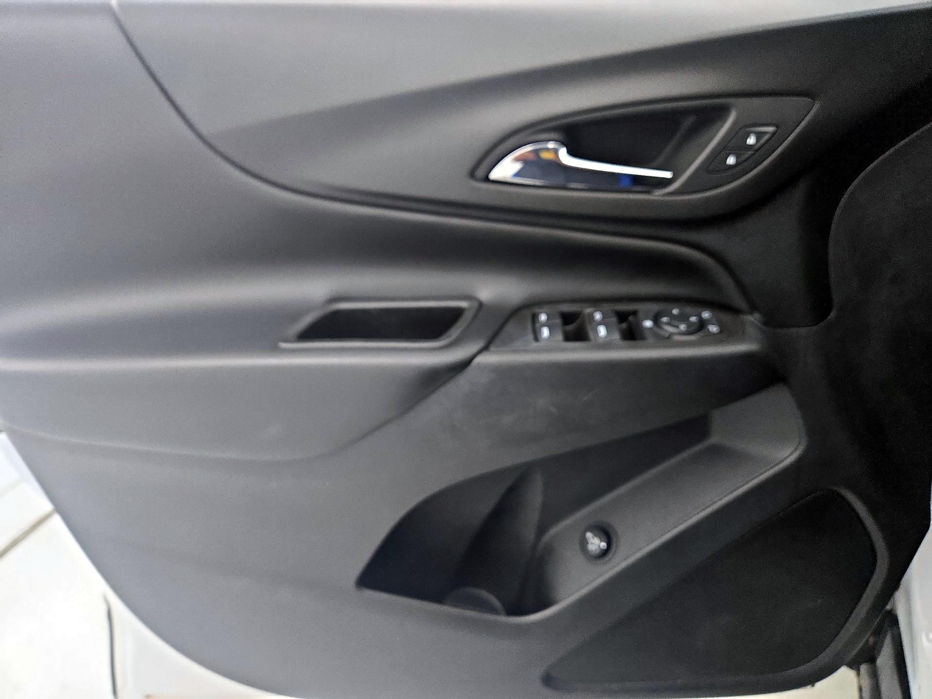 Thumbnail: 2020 Chevrolet Equinox - 12