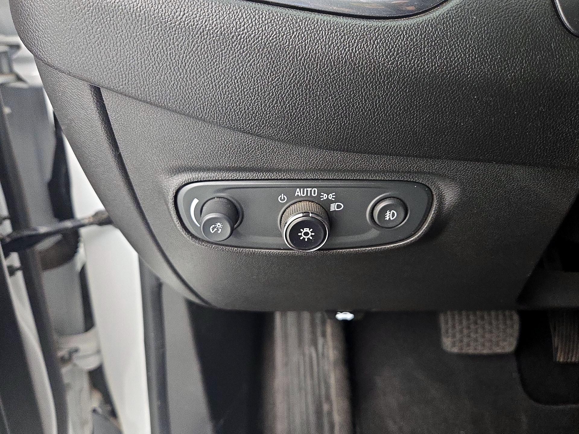 Thumbnail: 2020 Chevrolet Equinox - 13