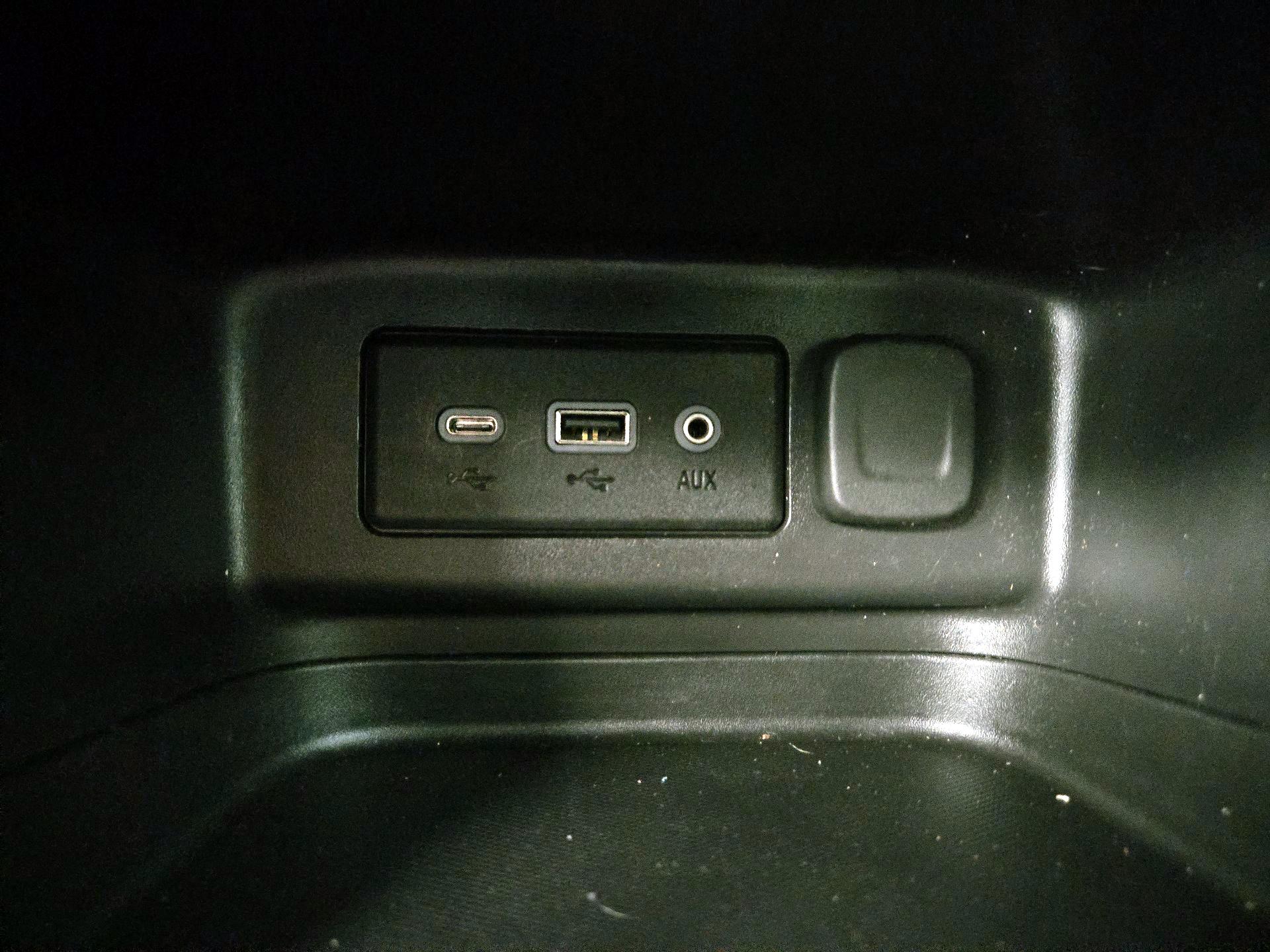 Thumbnail: 2020 Chevrolet Equinox - 18