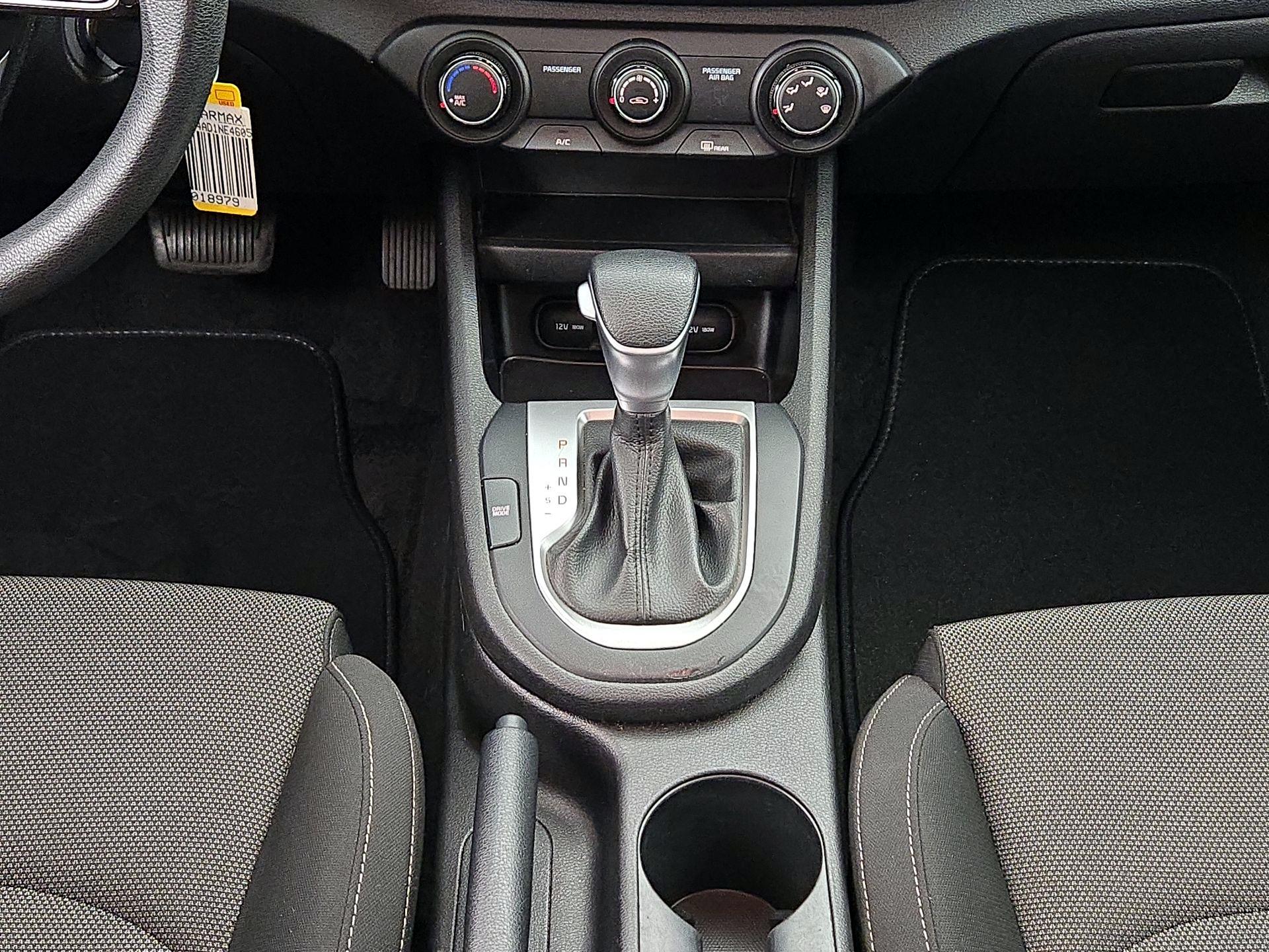 Thumbnail: 2022 Kia Forte - 17