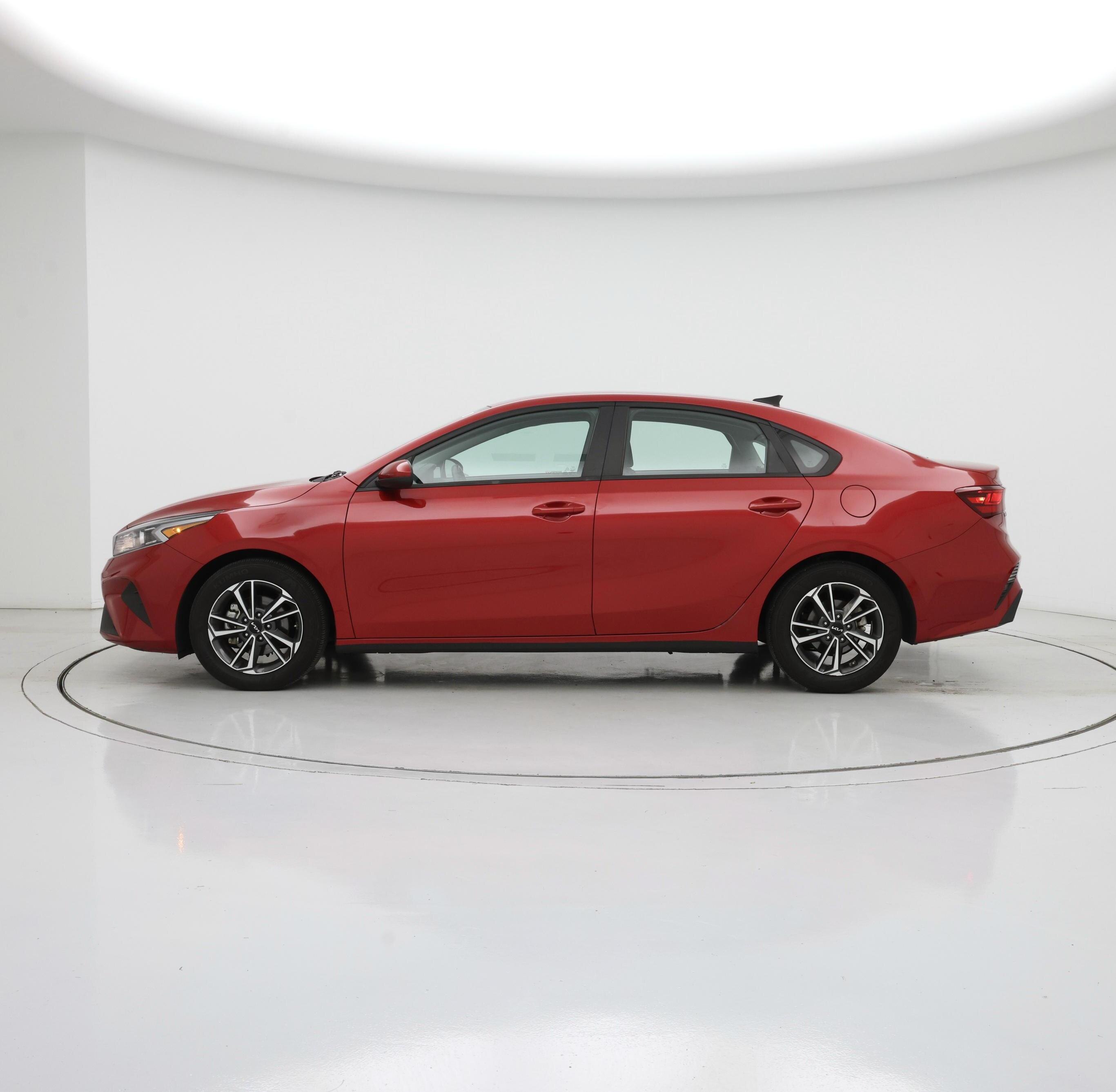 Thumbnail: 2022 Kia Forte - 3