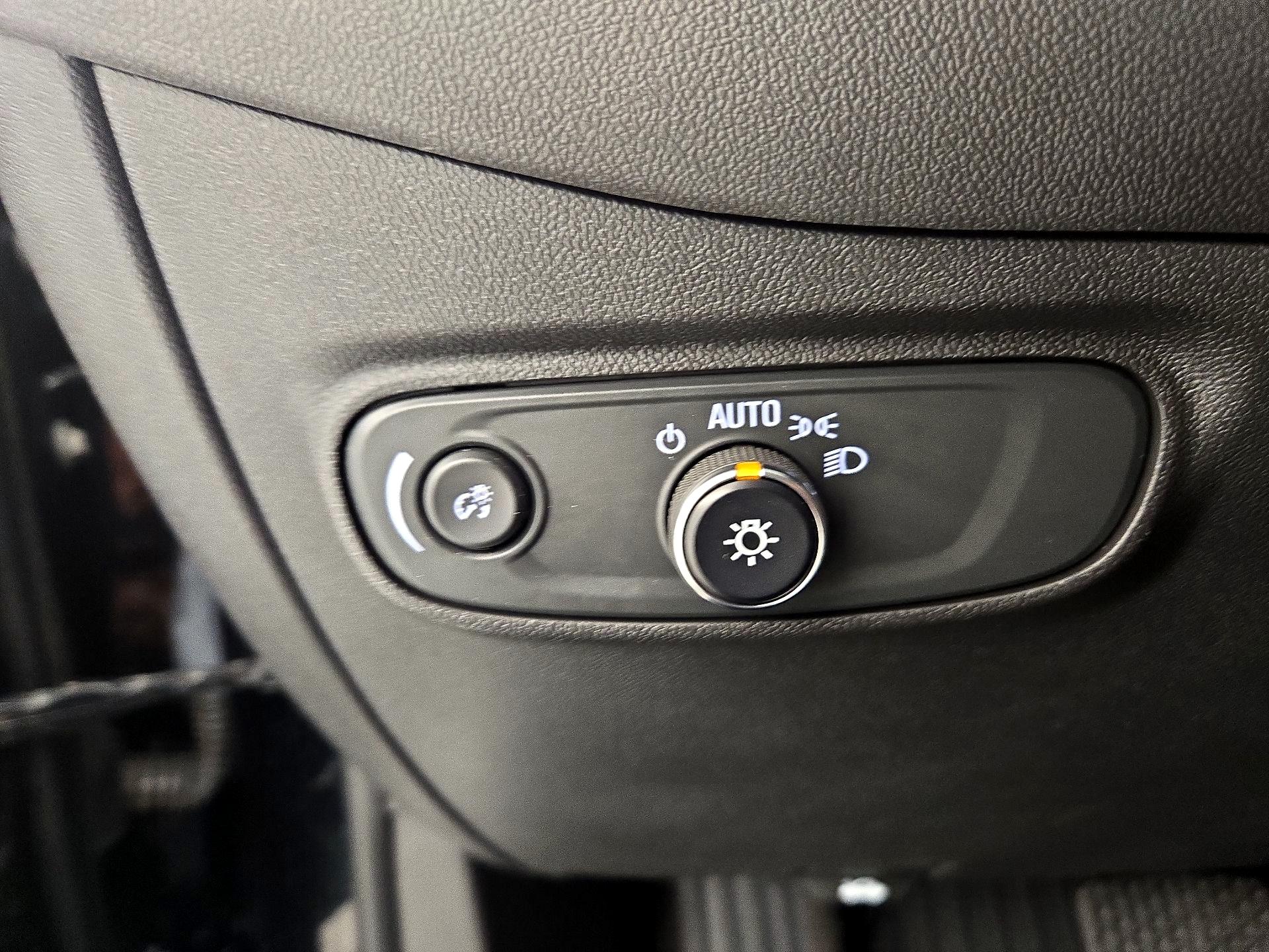 Thumbnail: 2023 Chevrolet Equinox - 13