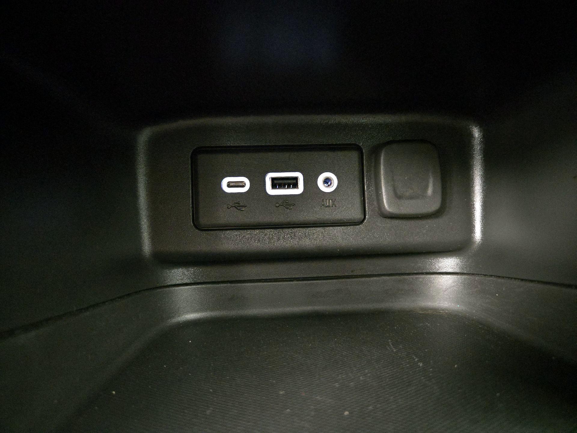 Thumbnail: 2023 Chevrolet Equinox - 18