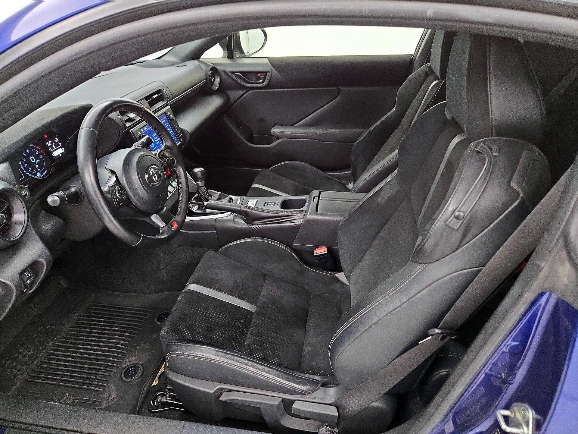 Thumbnail: 2023 Toyota GR86 - 11