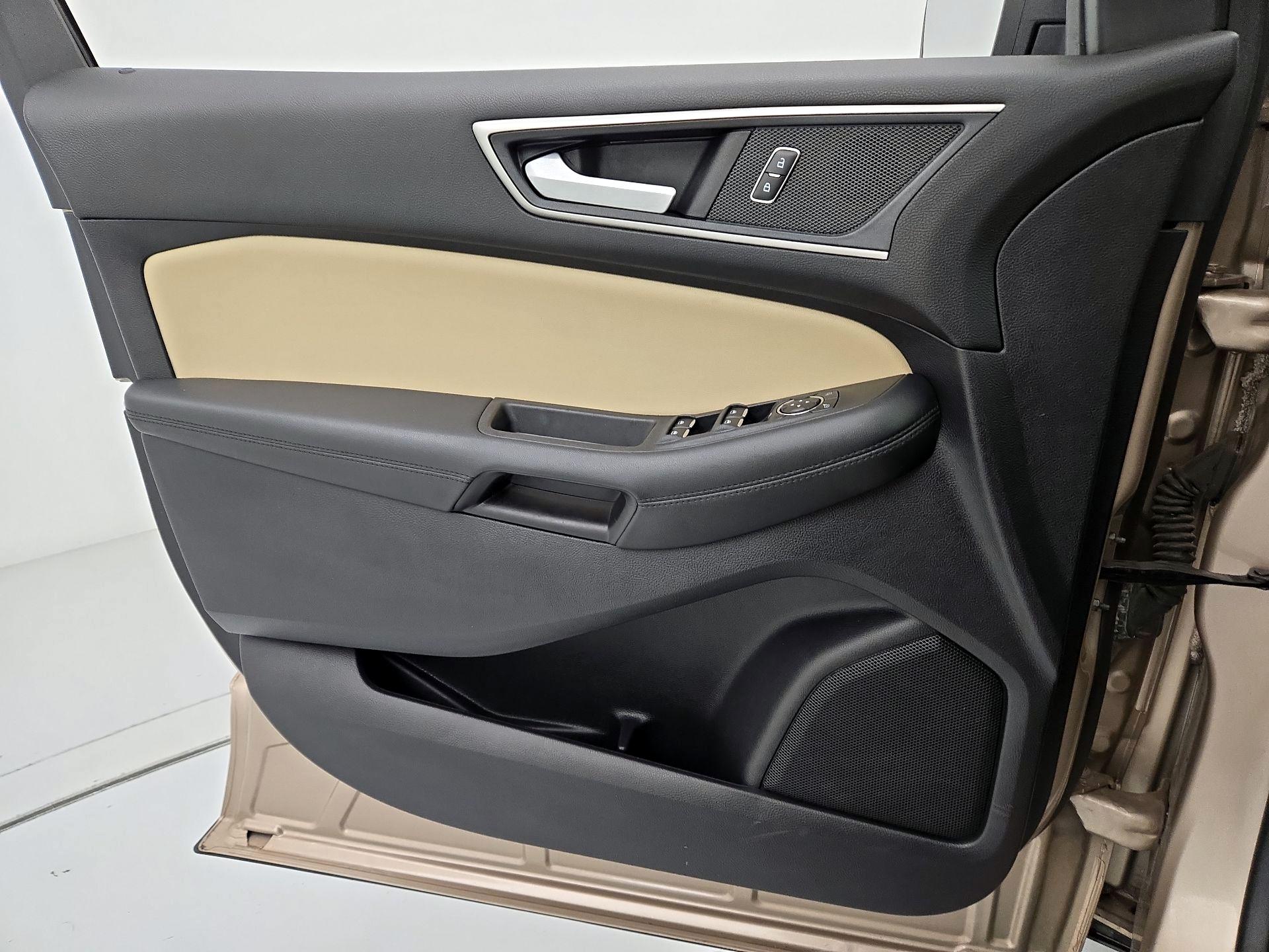 Thumbnail: 2021 Ford Edge - 12