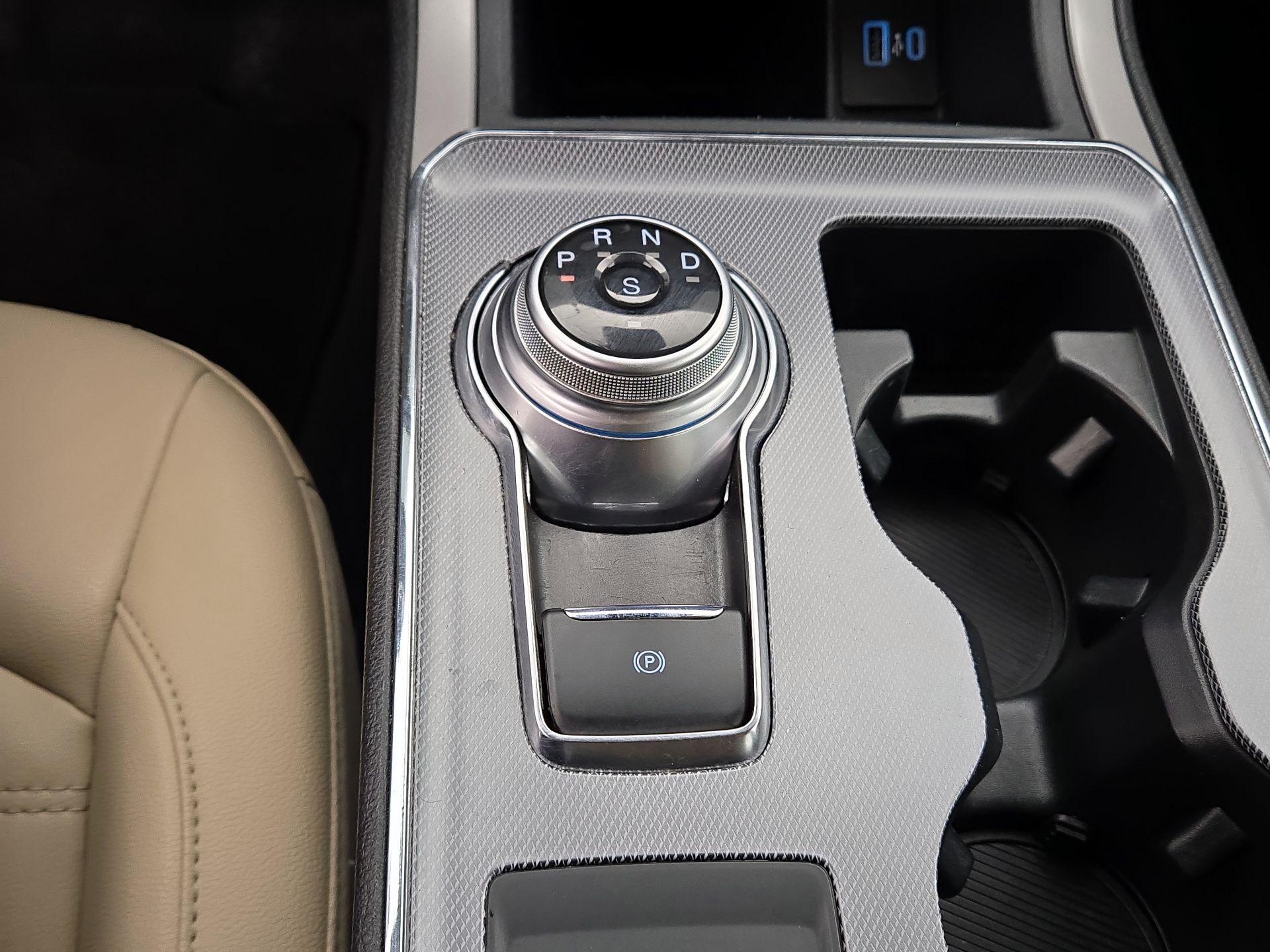 Thumbnail: 2021 Ford Edge - 18