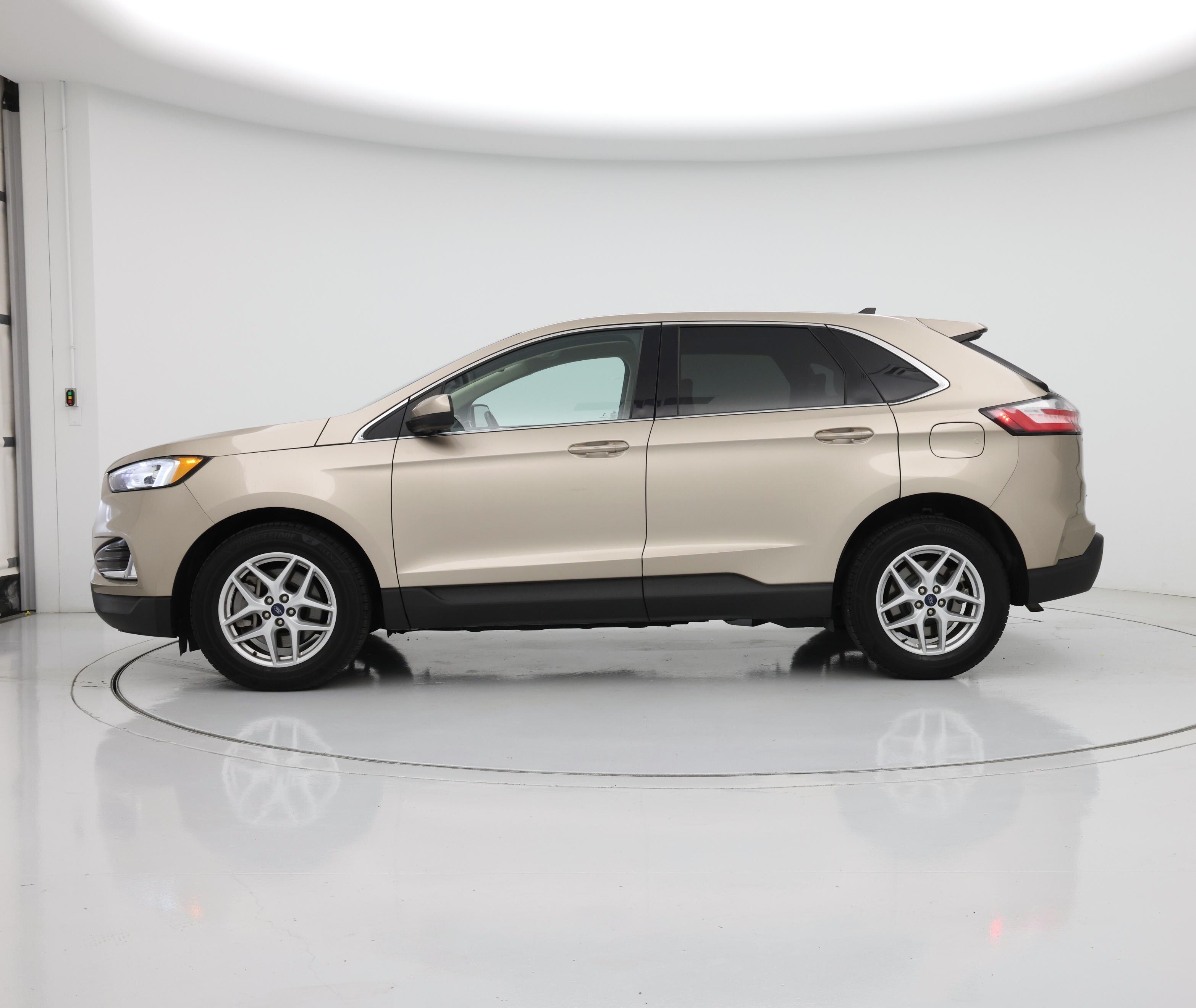 Thumbnail: 2021 Ford Edge - 3