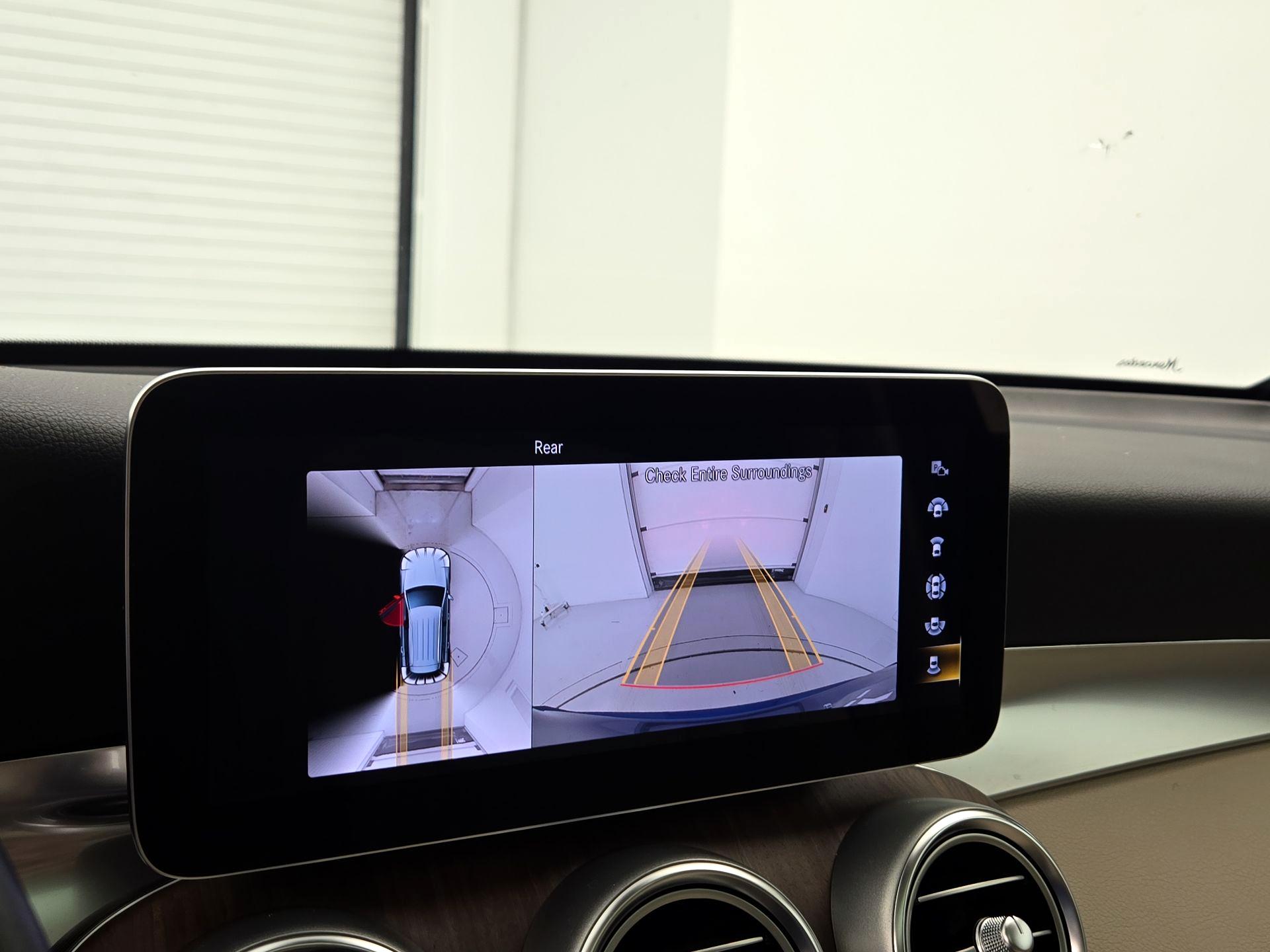 Thumbnail: 2022 Mercedes-Benz GLC - 14