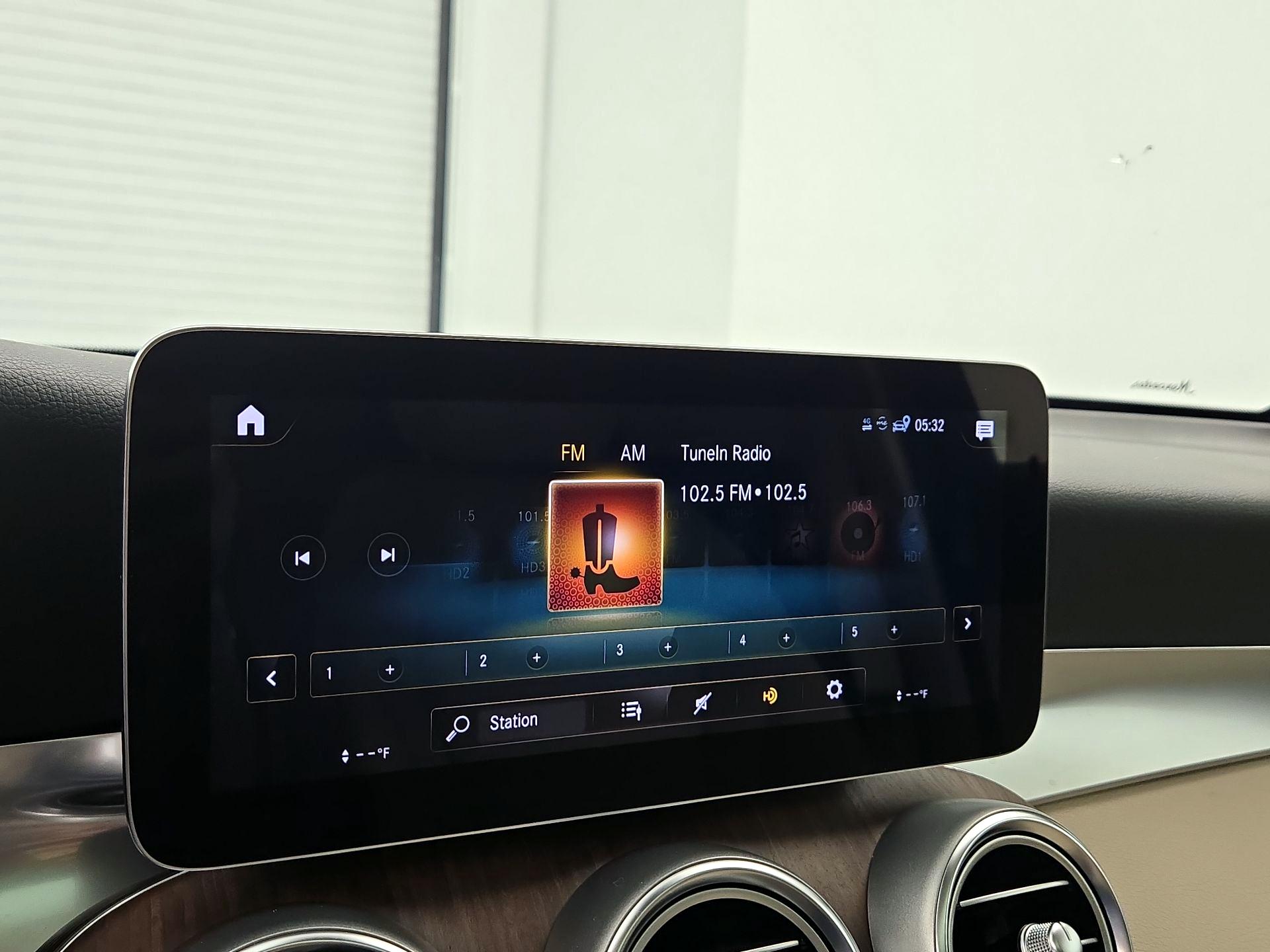 Thumbnail: 2022 Mercedes-Benz GLC - 15