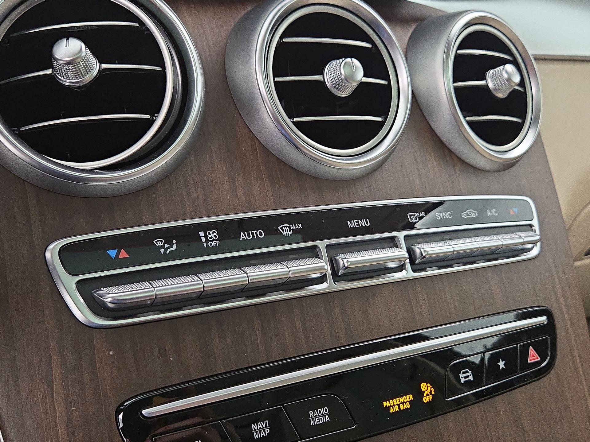 Thumbnail: 2022 Mercedes-Benz GLC - 16