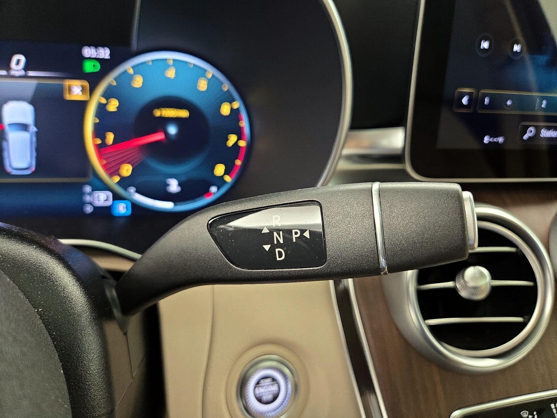 Thumbnail: 2022 Mercedes-Benz GLC - 17