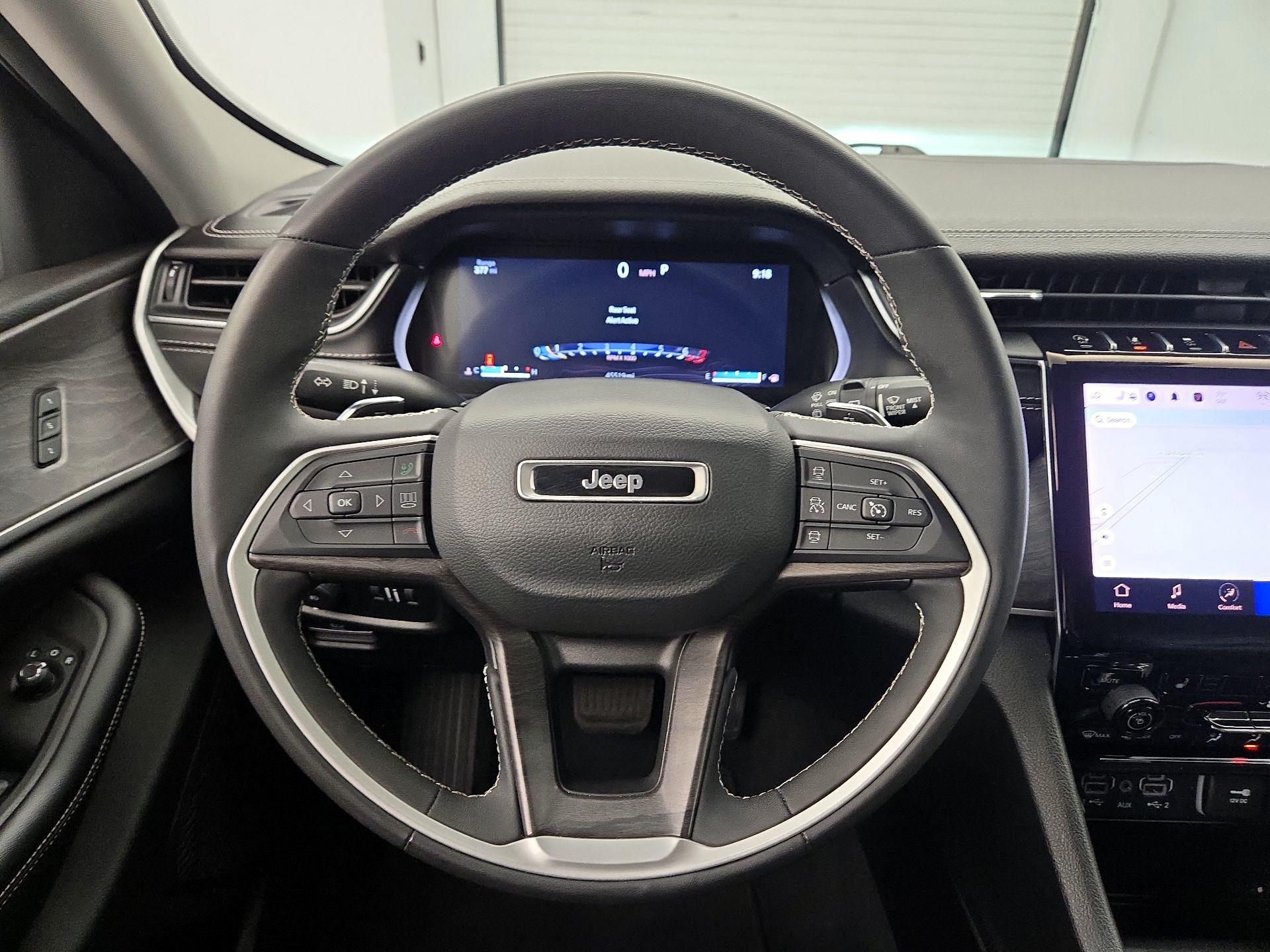 Thumbnail: 2023 Jeep Grand Cherokee - 10