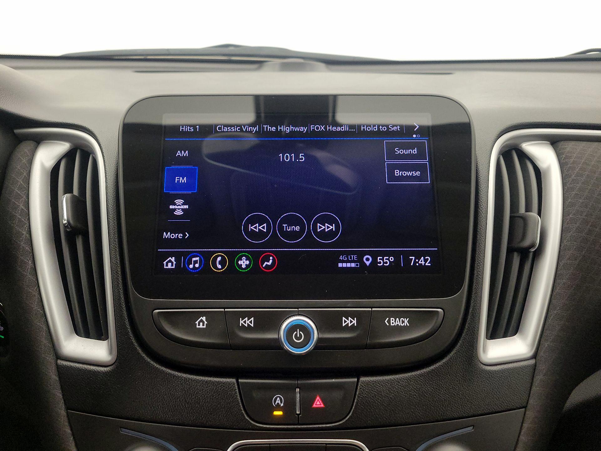 Thumbnail: 2022 Chevrolet Malibu - 15