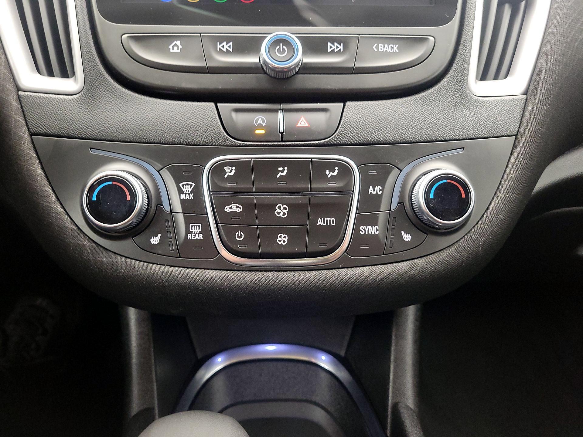 Thumbnail: 2022 Chevrolet Malibu - 16