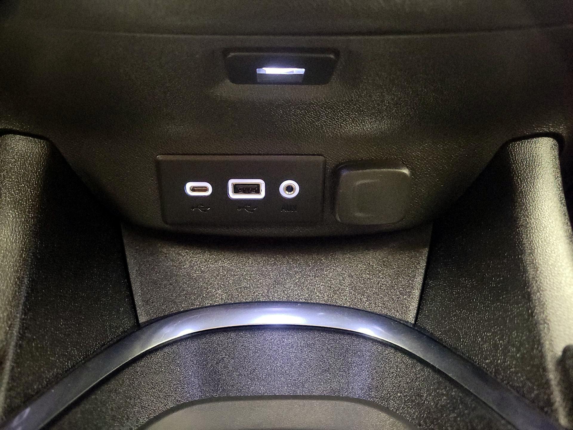 Thumbnail: 2022 Chevrolet Malibu - 18