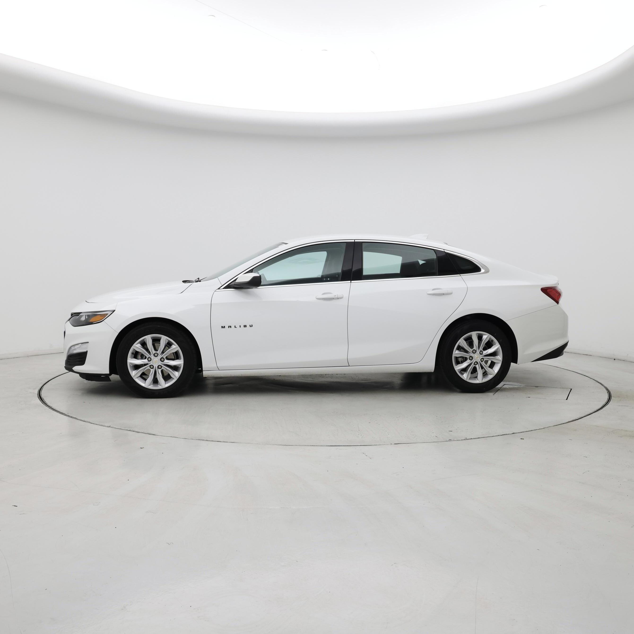 Thumbnail: 2022 Chevrolet Malibu - 3