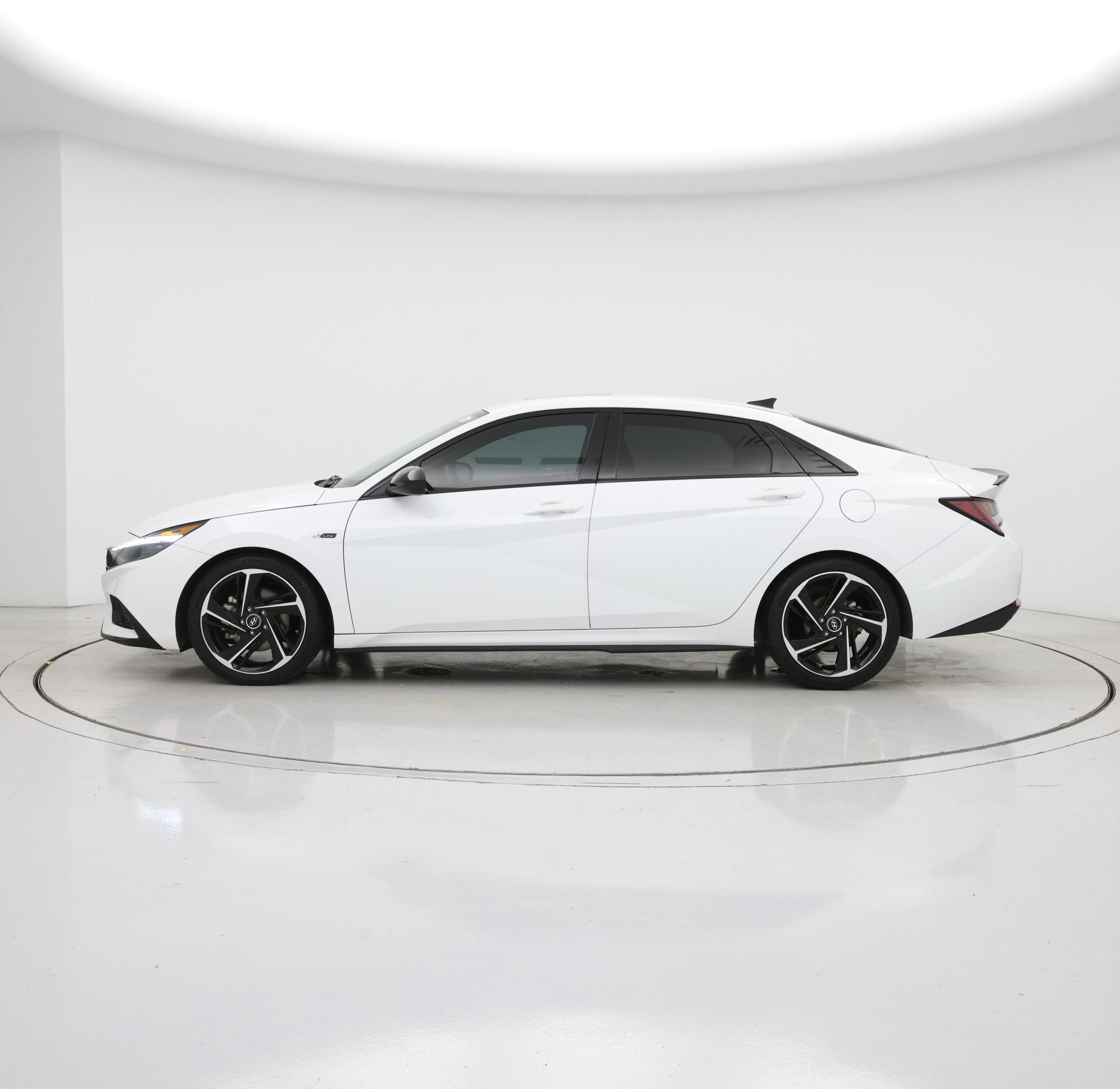 Thumbnail: 2021 Hyundai Elantra - 3