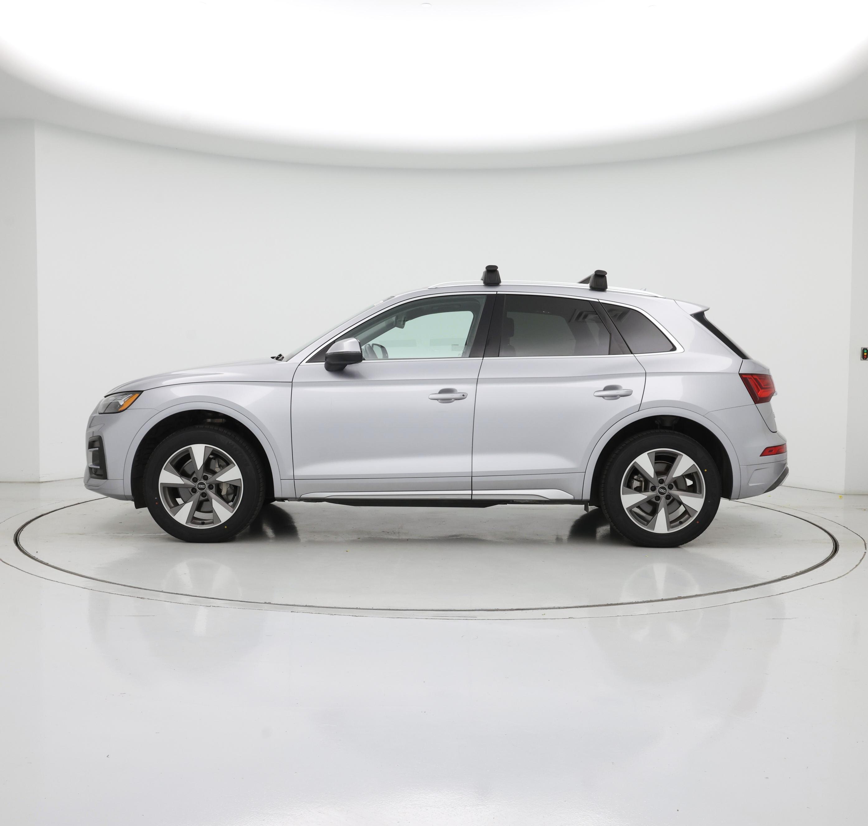 Thumbnail: 2022 Audi Q5 - 3