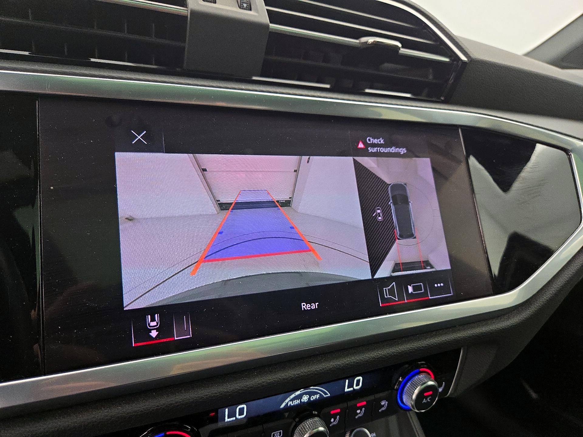 Thumbnail: 2022 Audi Q3 - 14