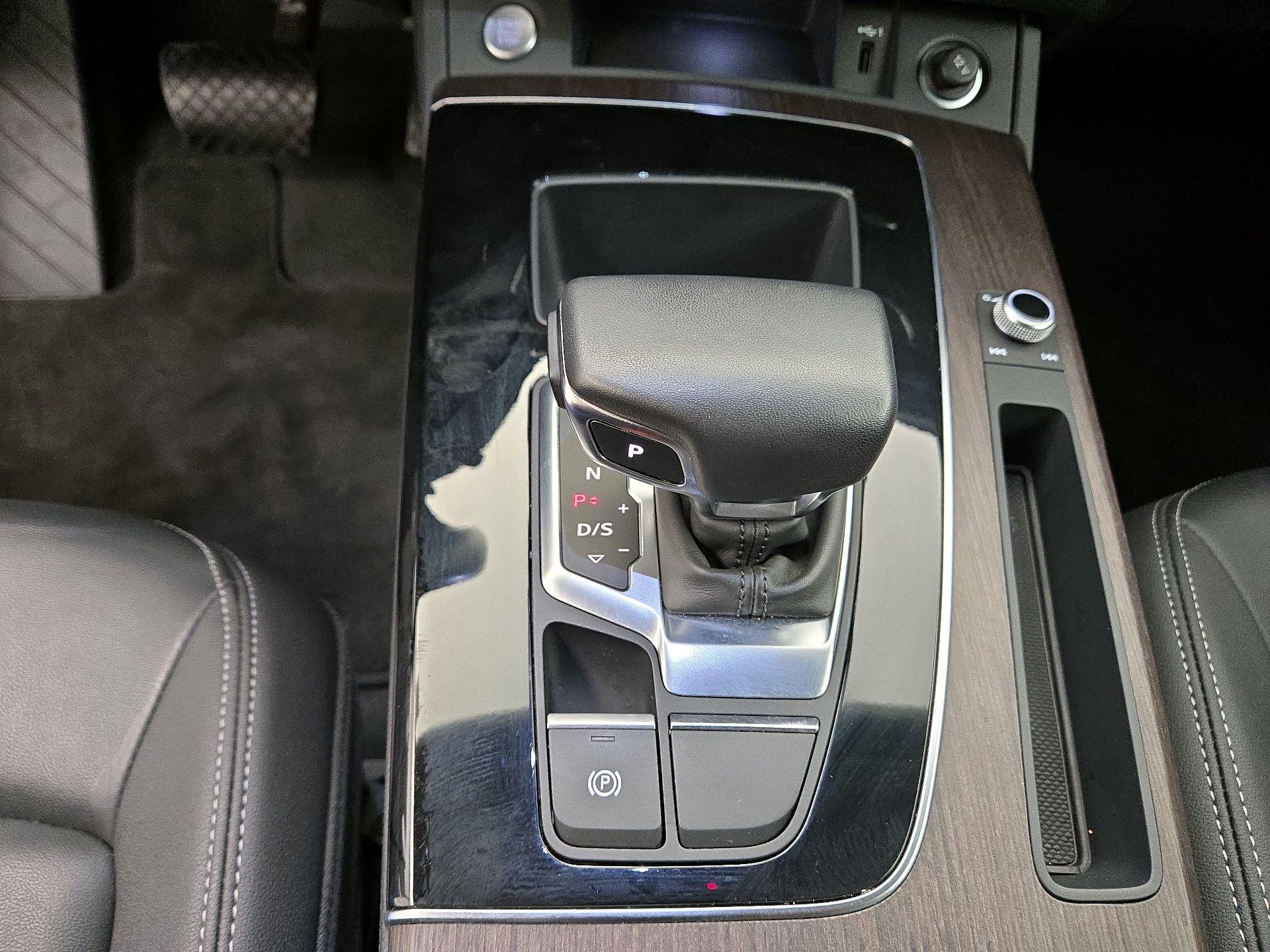 Thumbnail: 2023 Audi Q5 - 17