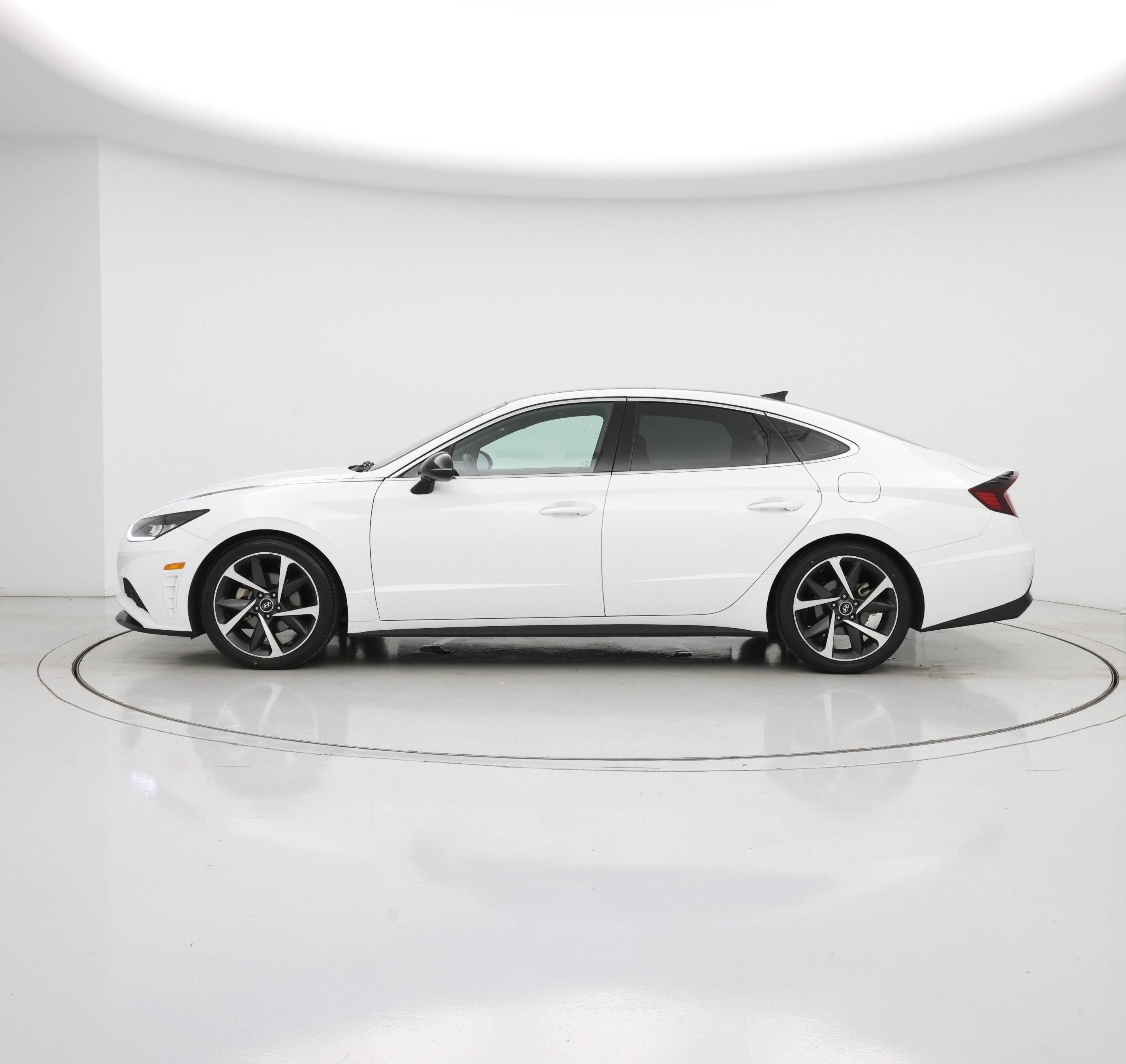 Thumbnail: 2023 Hyundai Sonata - 3