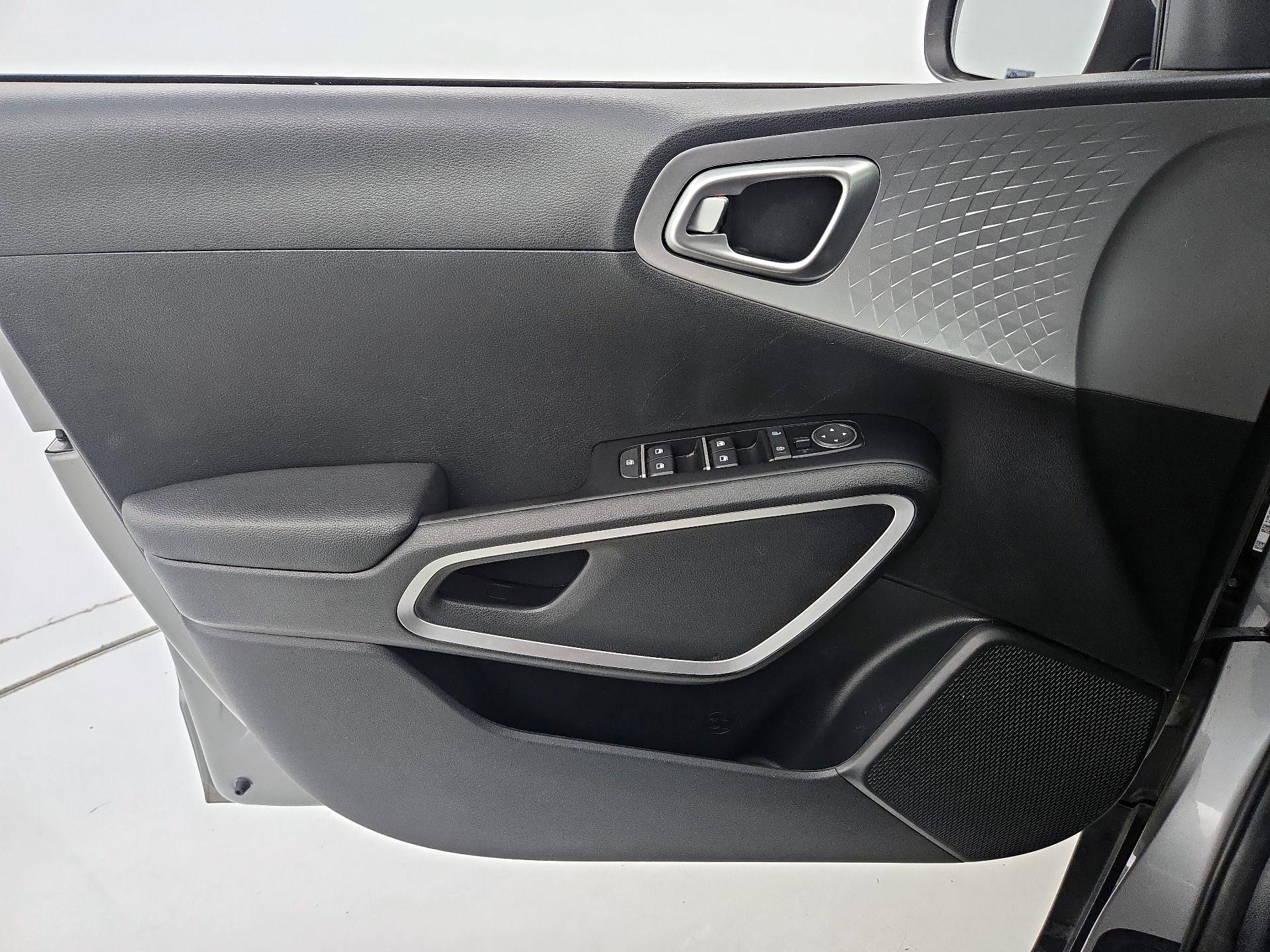 Thumbnail: 2023 Kia Soul - 12