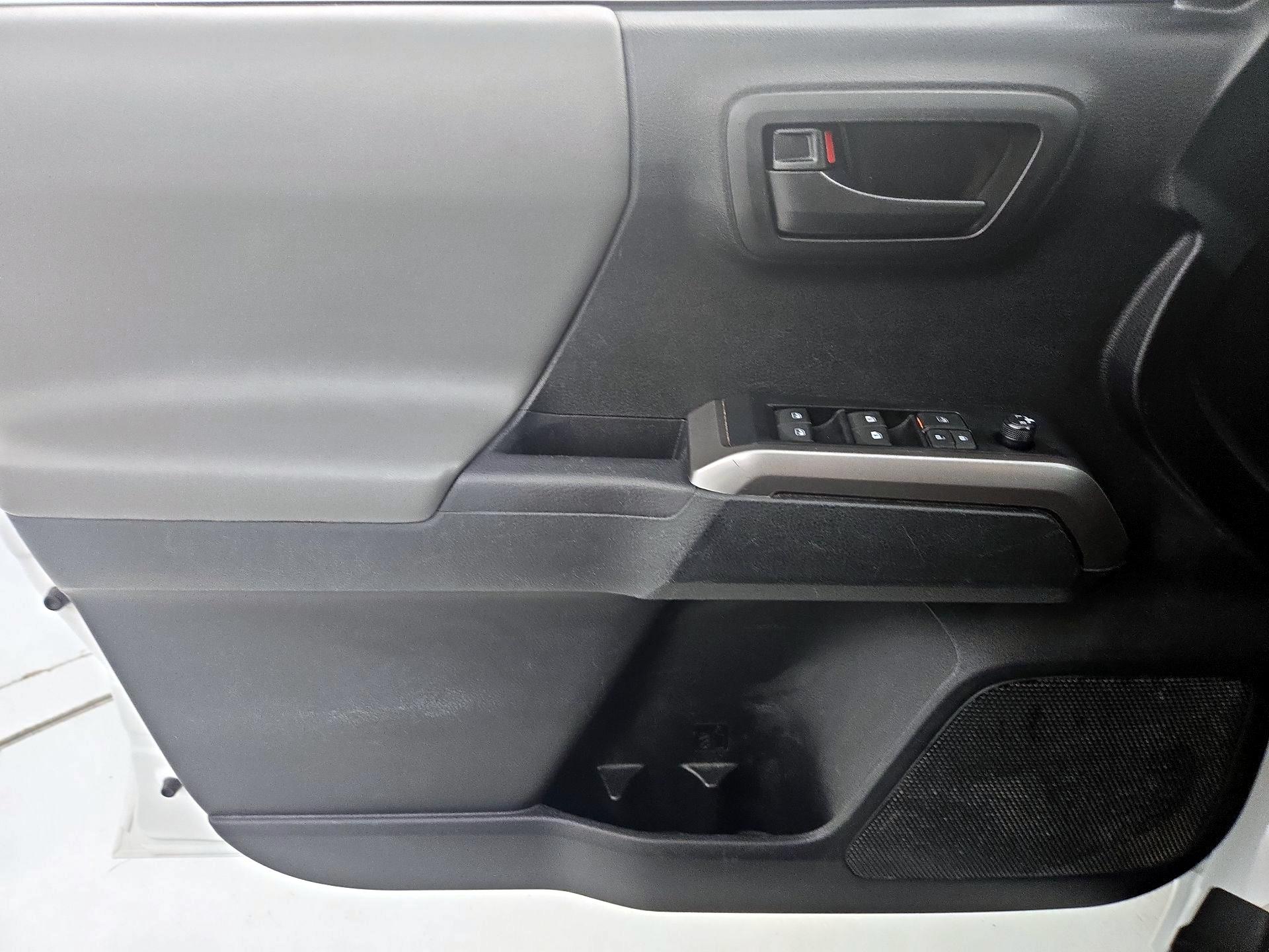 Thumbnail: 2023 Toyota Tacoma - 12