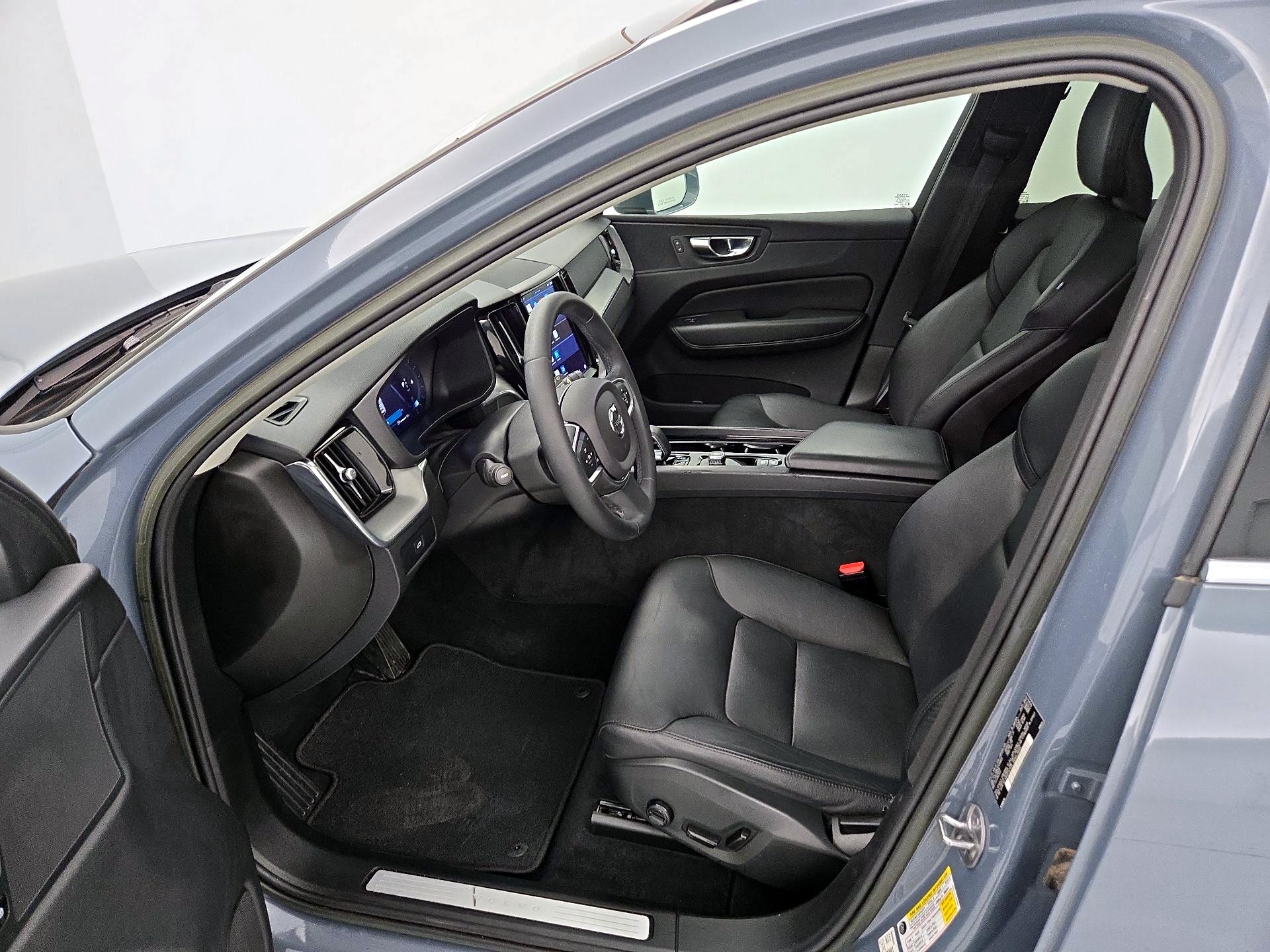 Thumbnail: 2023 Volvo XC60 - 11