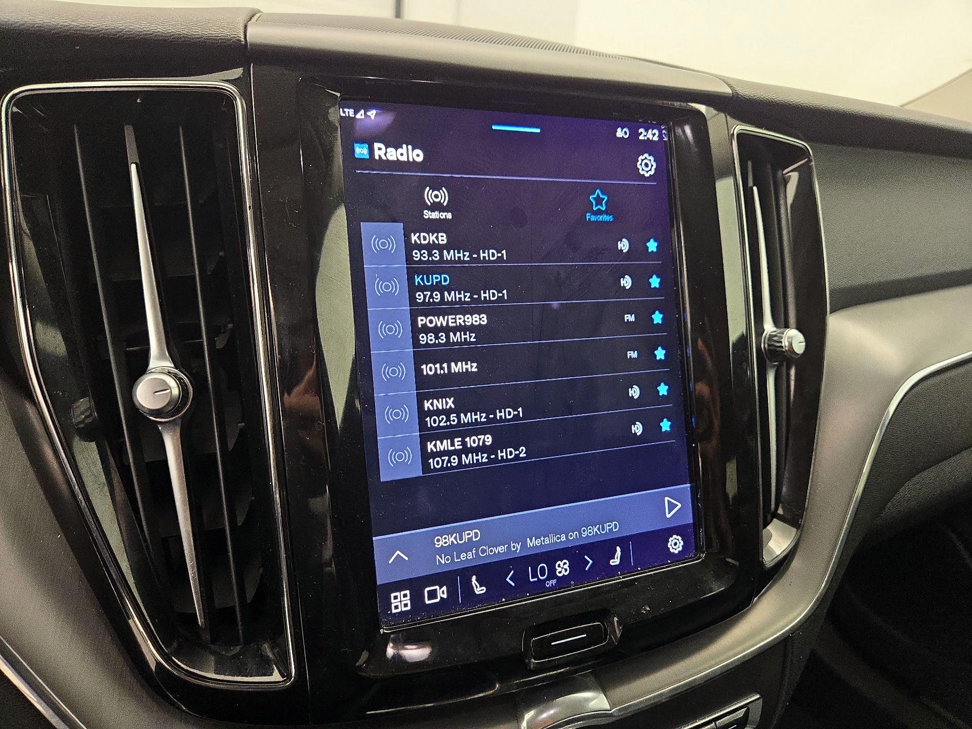 Thumbnail: 2023 Volvo XC60 - 16