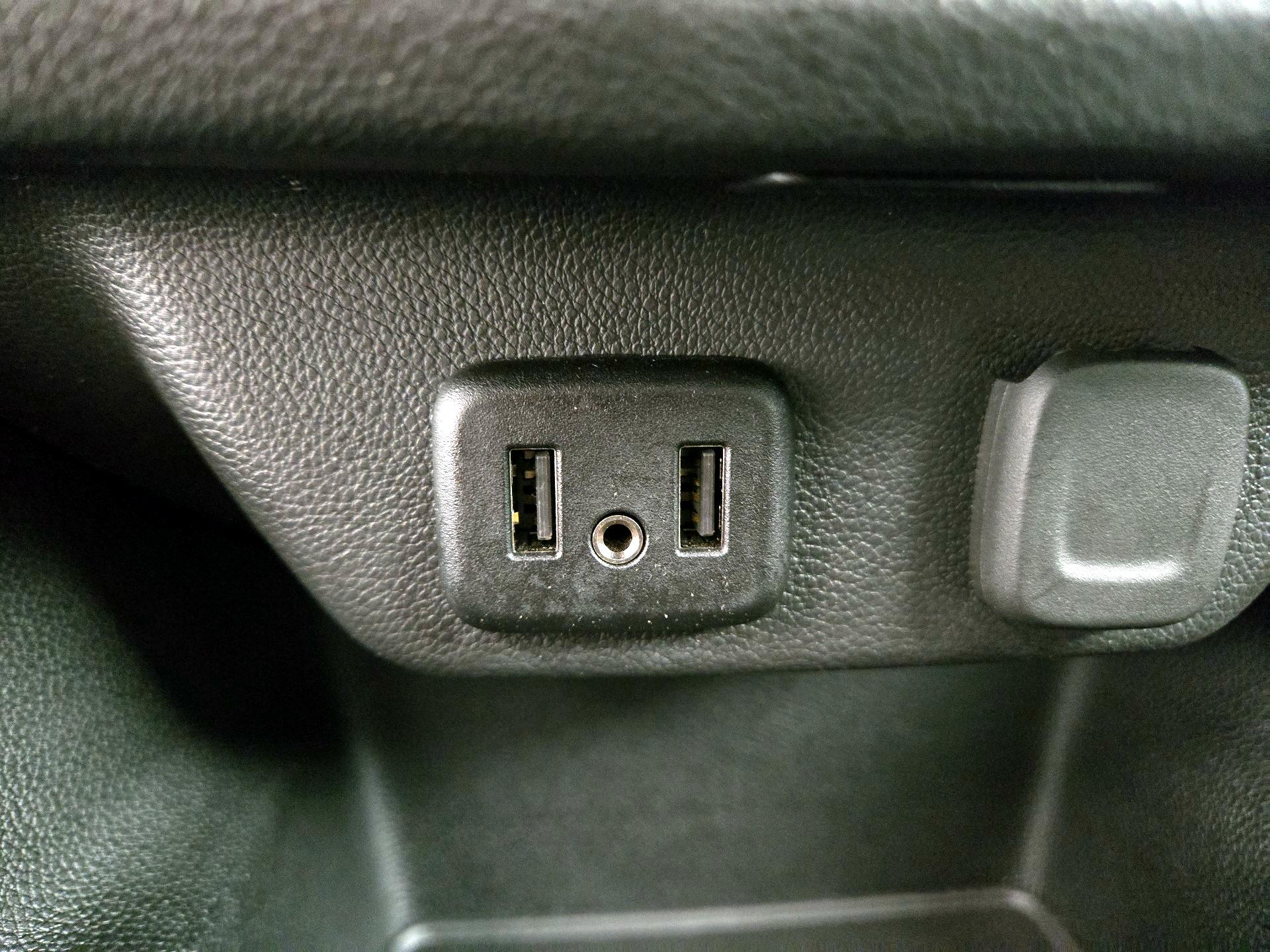 Thumbnail: 2021 Chevrolet Traverse - 18