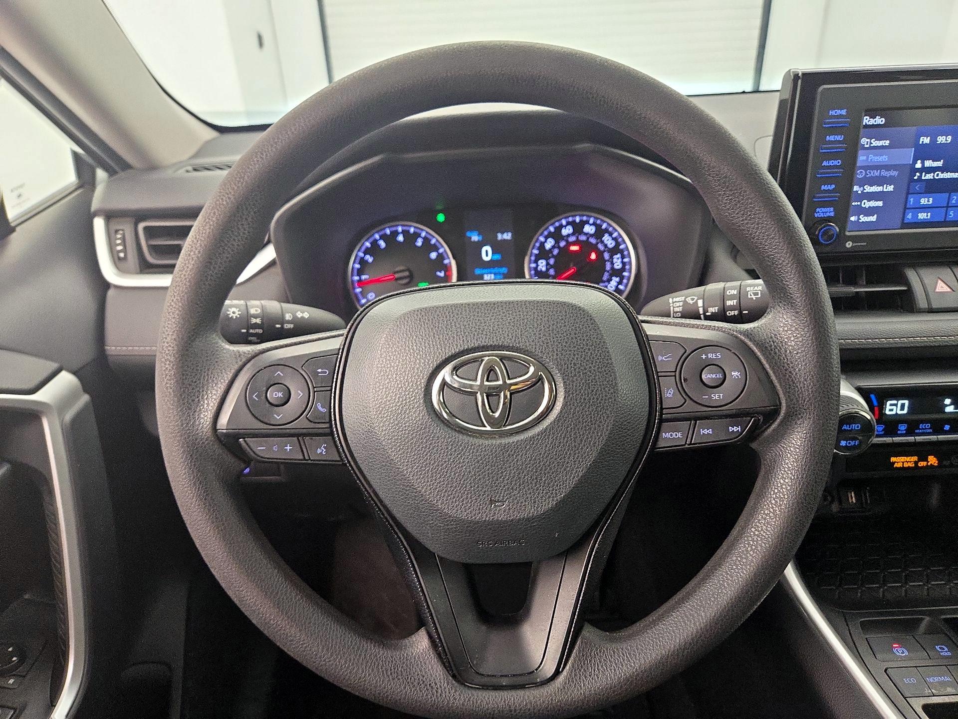 Thumbnail: 2021 Toyota RAV4 - 10