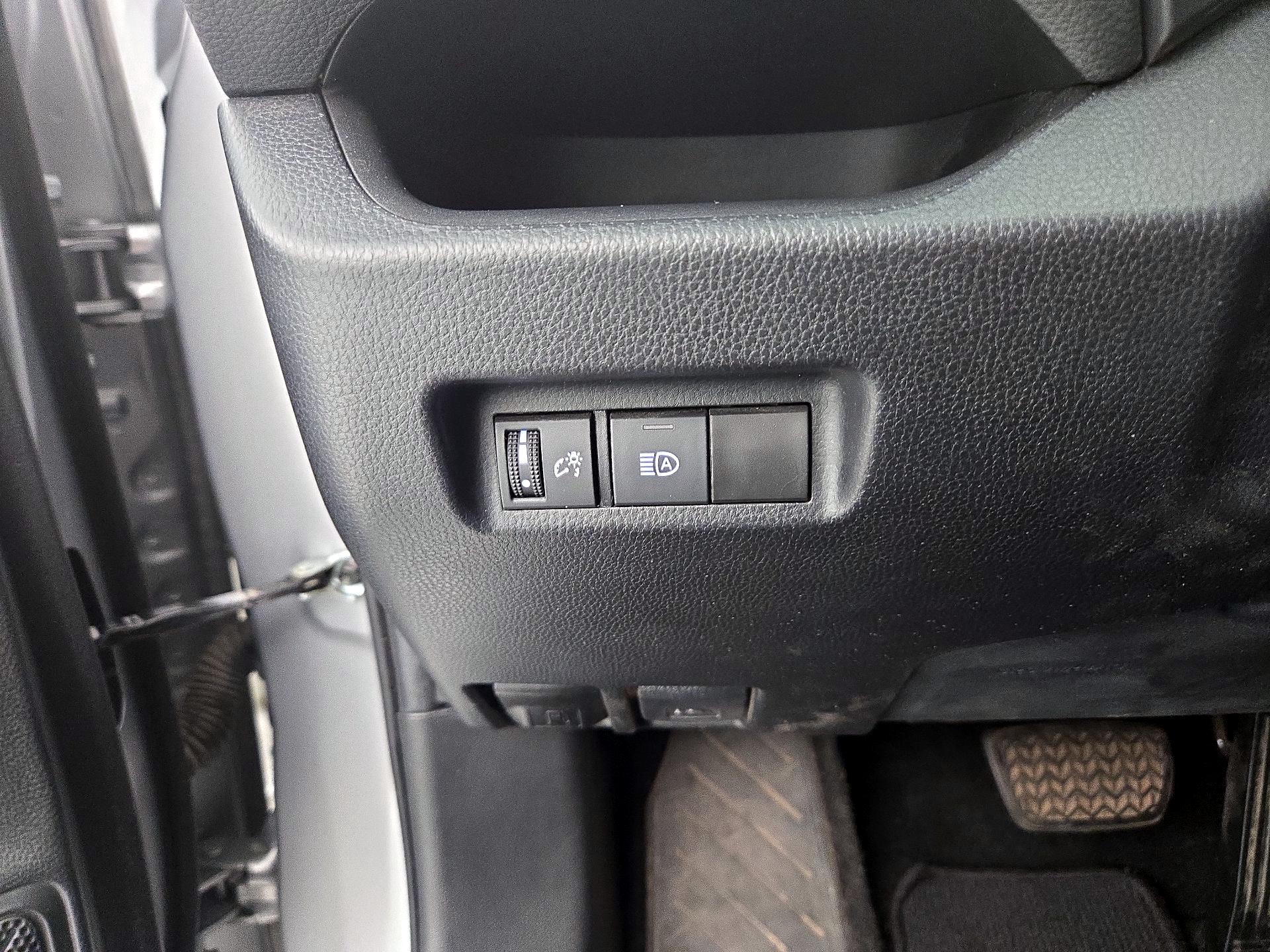 Thumbnail: 2021 Toyota RAV4 - 13