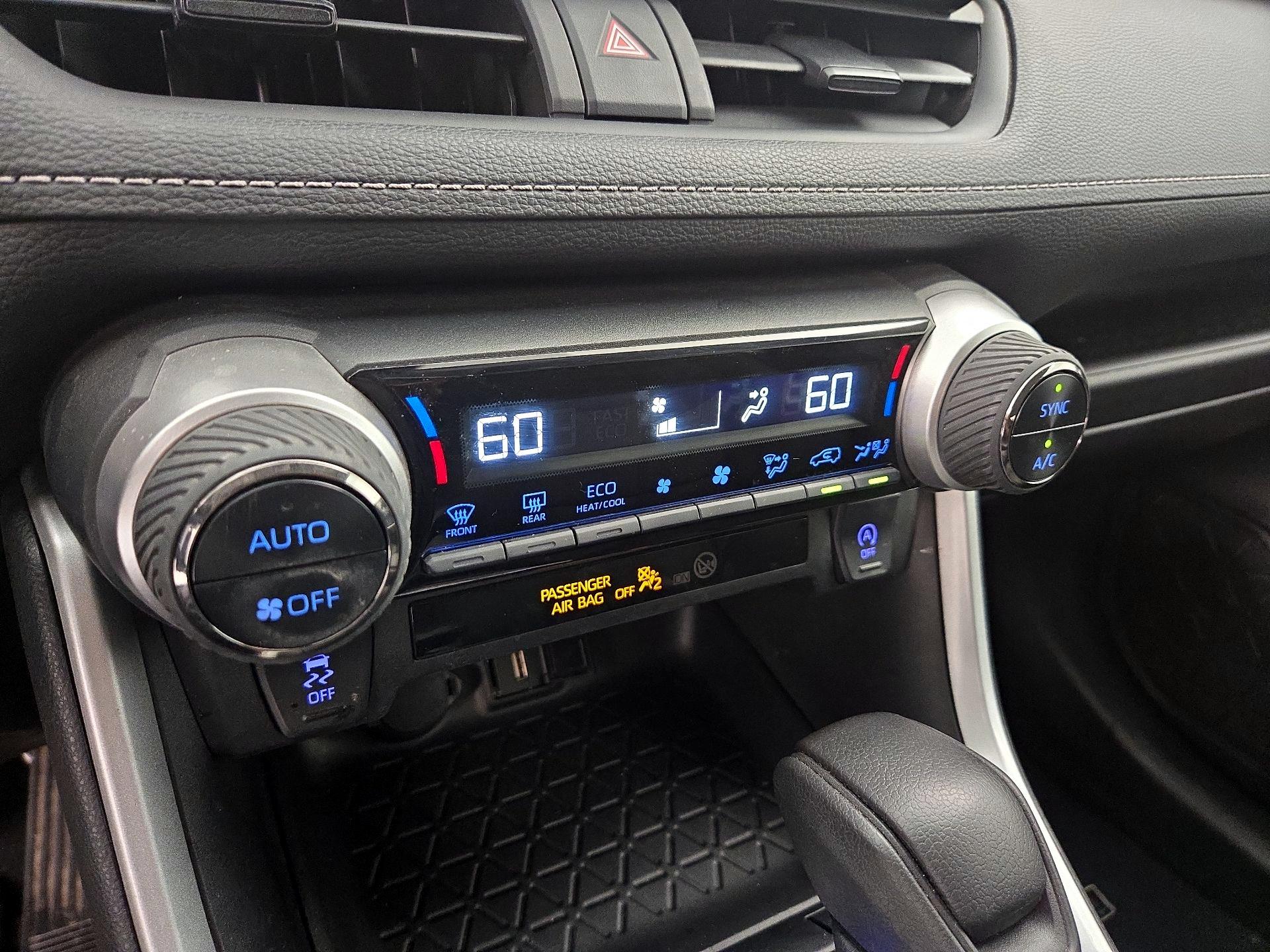 Thumbnail: 2021 Toyota RAV4 - 16