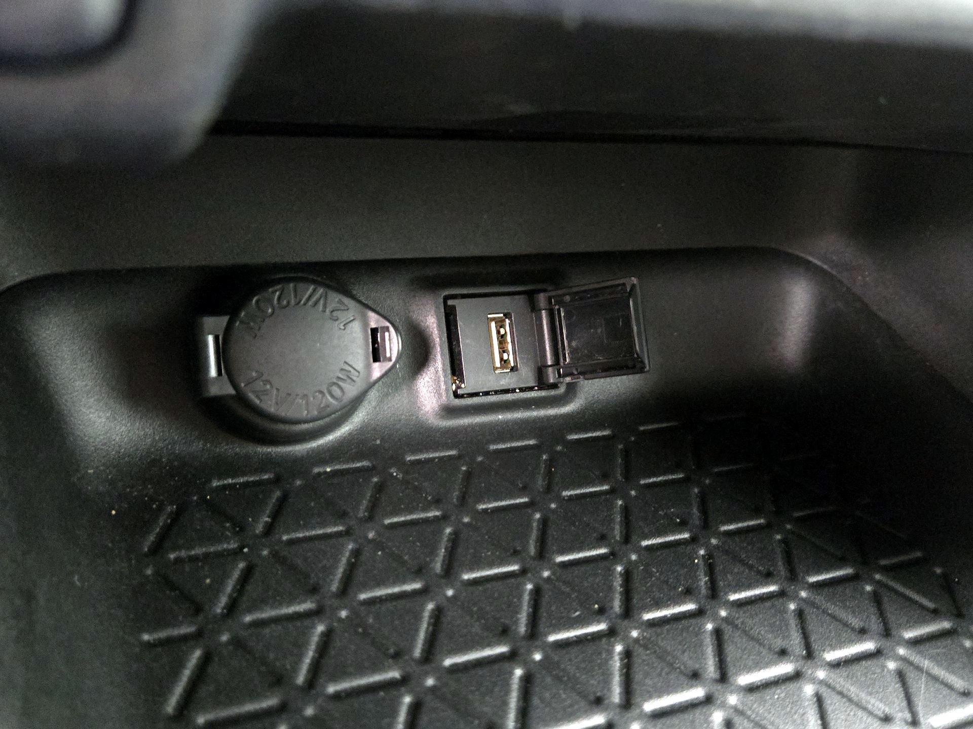 Thumbnail: 2021 Toyota RAV4 - 18