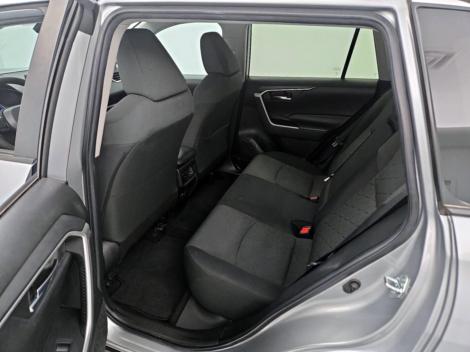 Thumbnail: 2021 Toyota RAV4 - 19