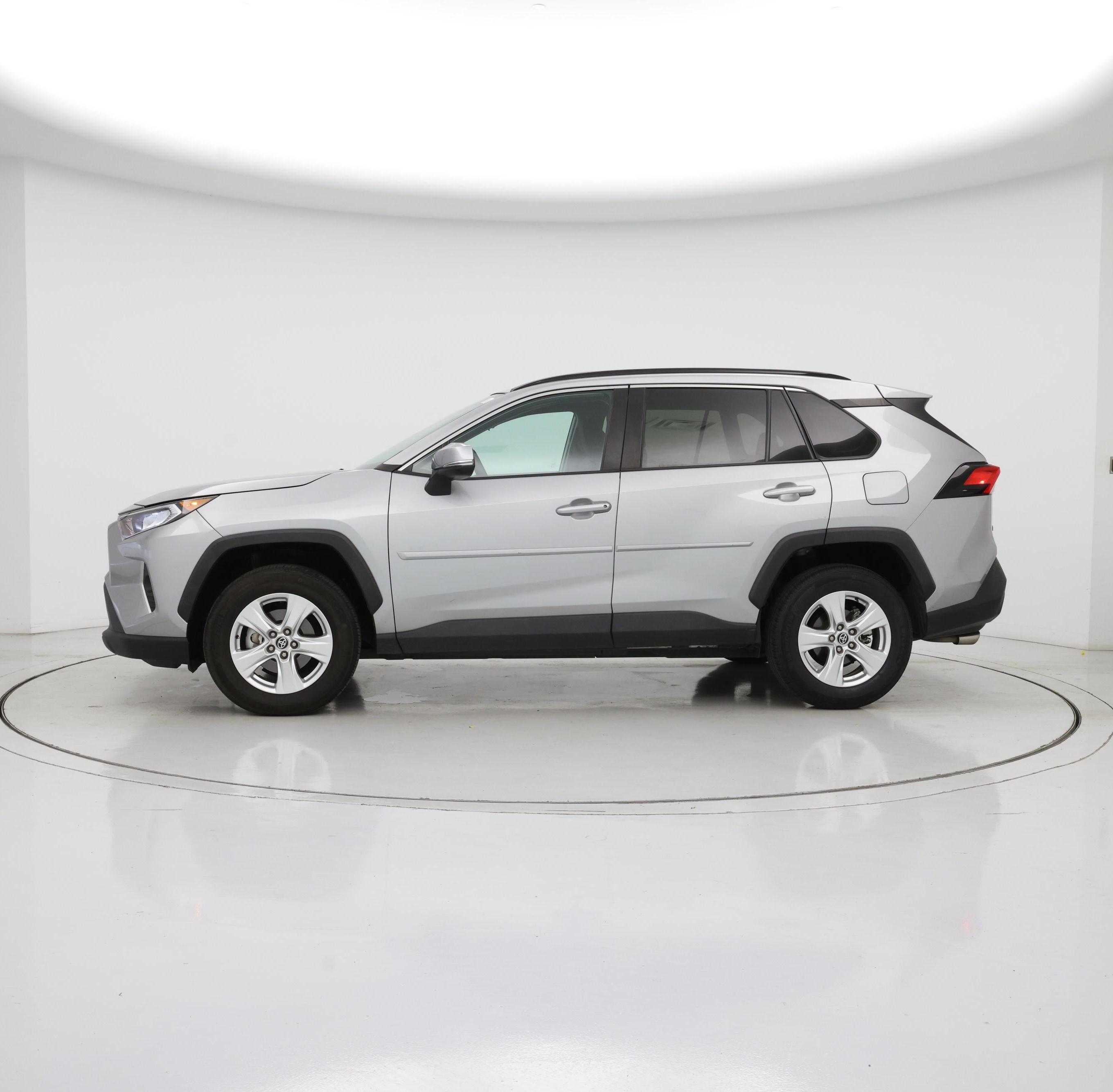Thumbnail: 2021 Toyota RAV4 - 3