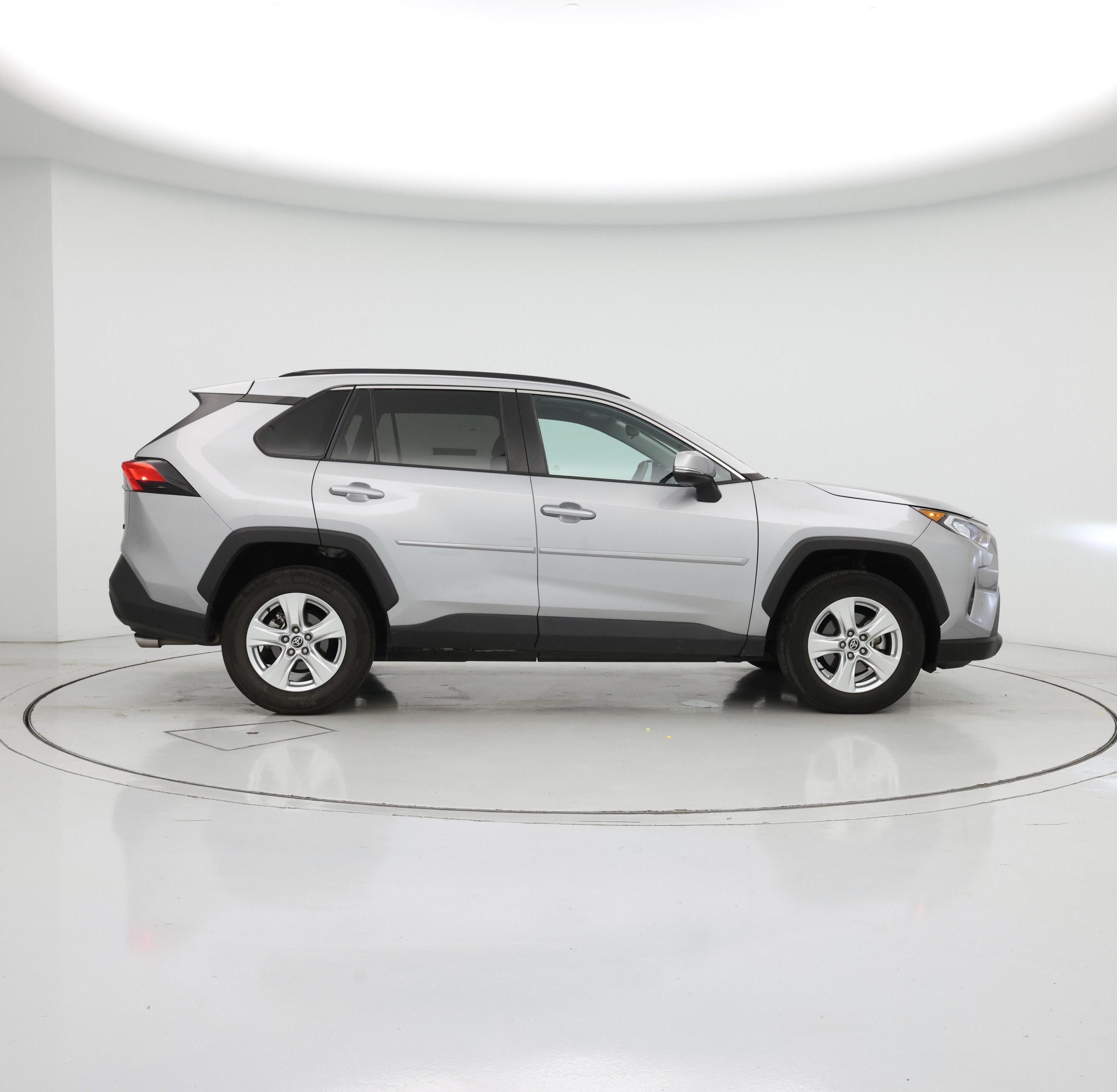 Thumbnail: 2021 Toyota RAV4 - 7