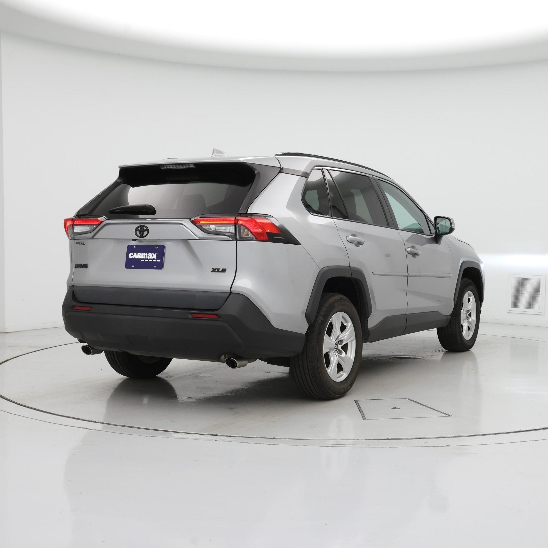 Thumbnail: 2021 Toyota RAV4 - 8