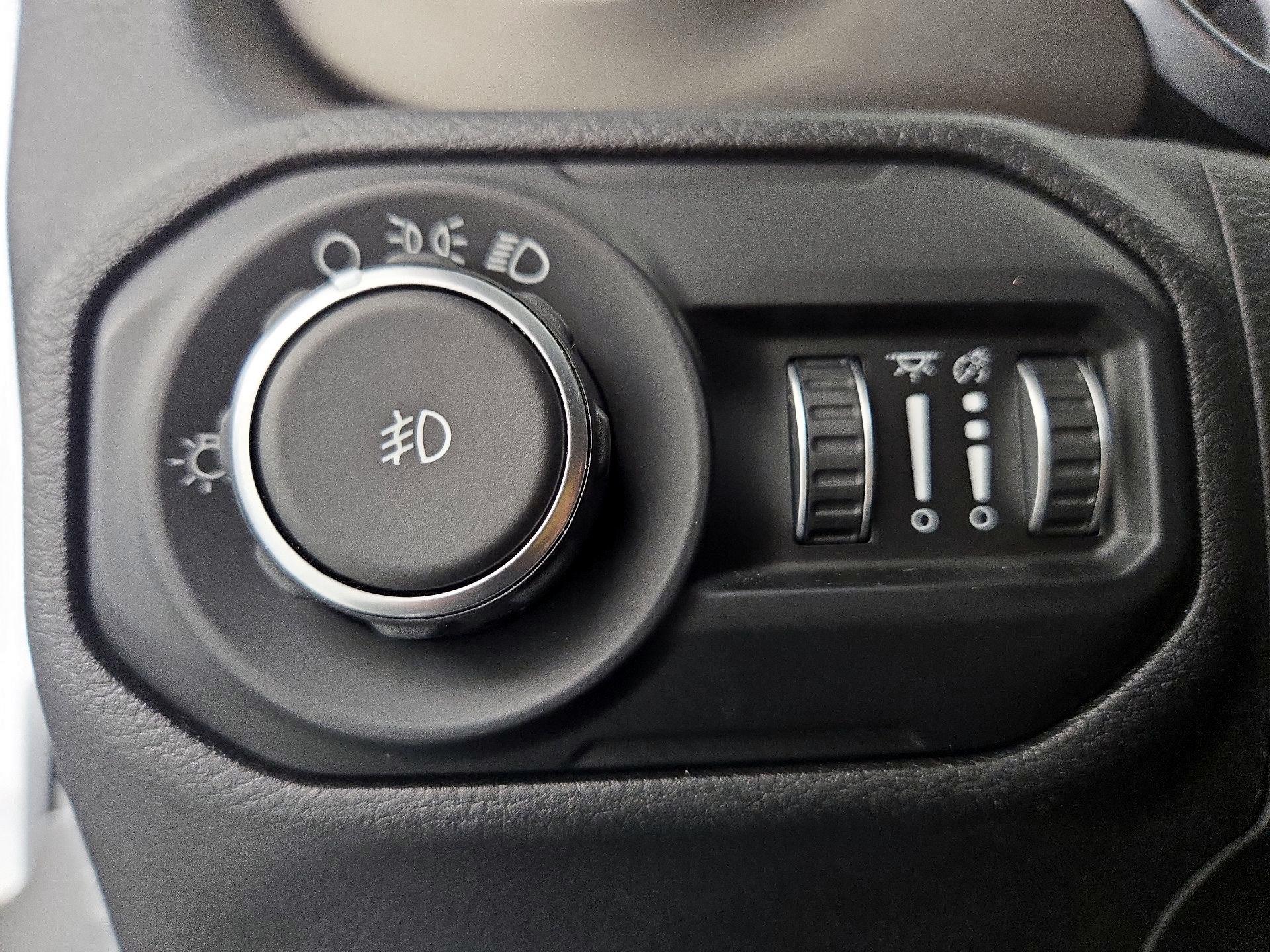 Thumbnail: 2021 Jeep Wrangler - 13