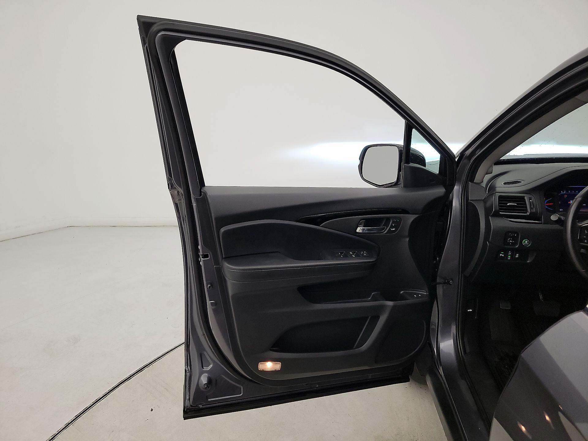 Thumbnail: 2020 Honda Pilot - 12