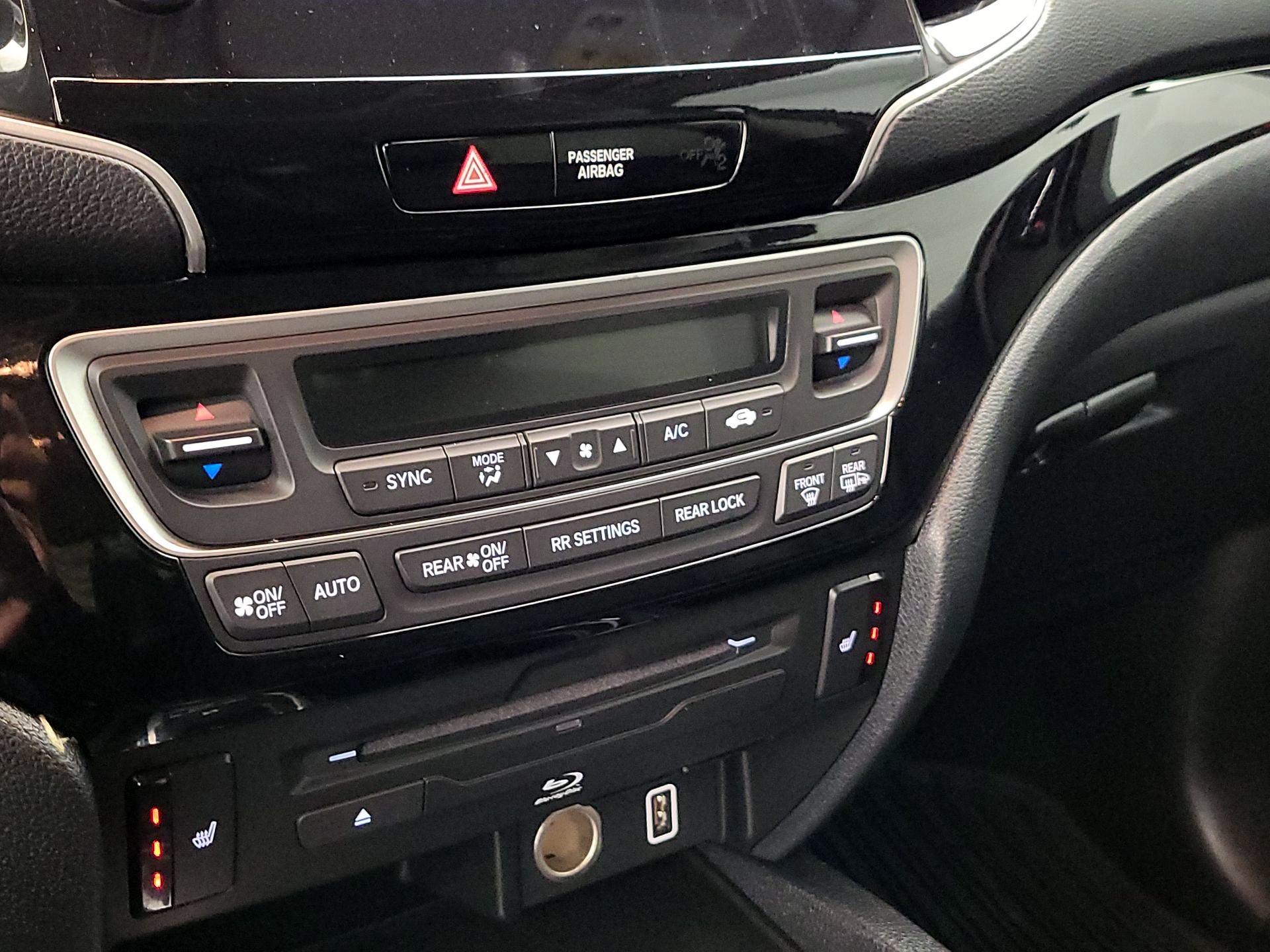 Thumbnail: 2020 Honda Pilot - 17