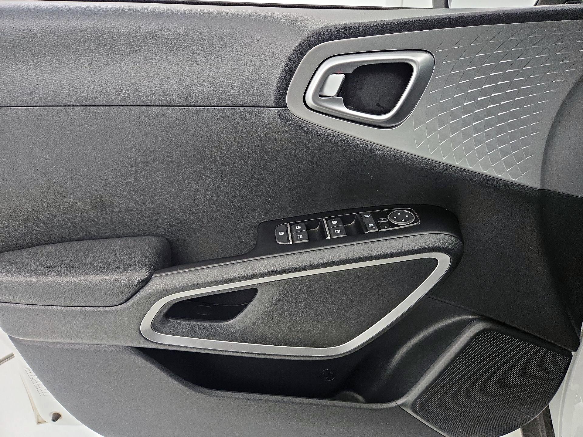 Thumbnail: 2023 Kia Soul - 12