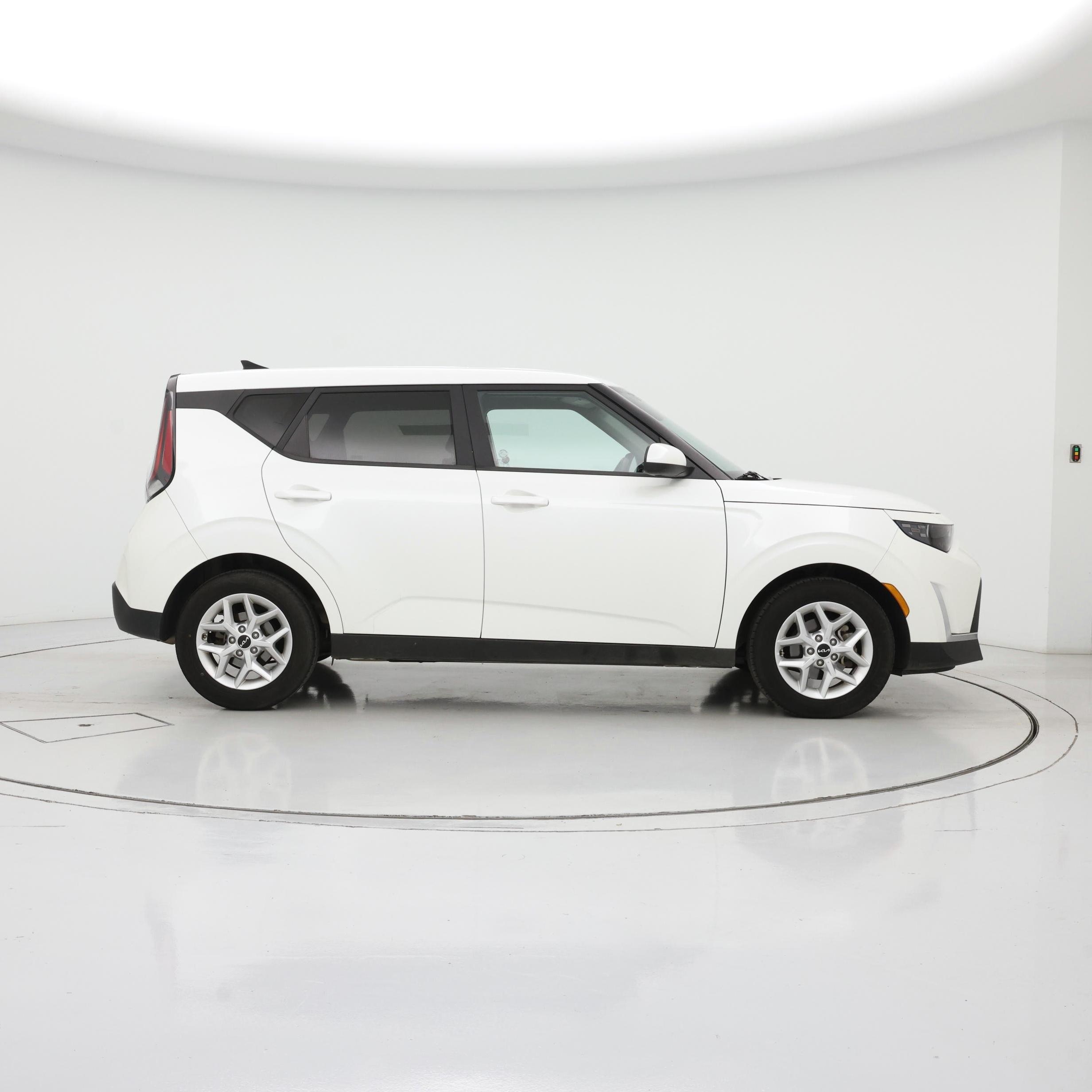 Thumbnail: 2023 Kia Soul - 7