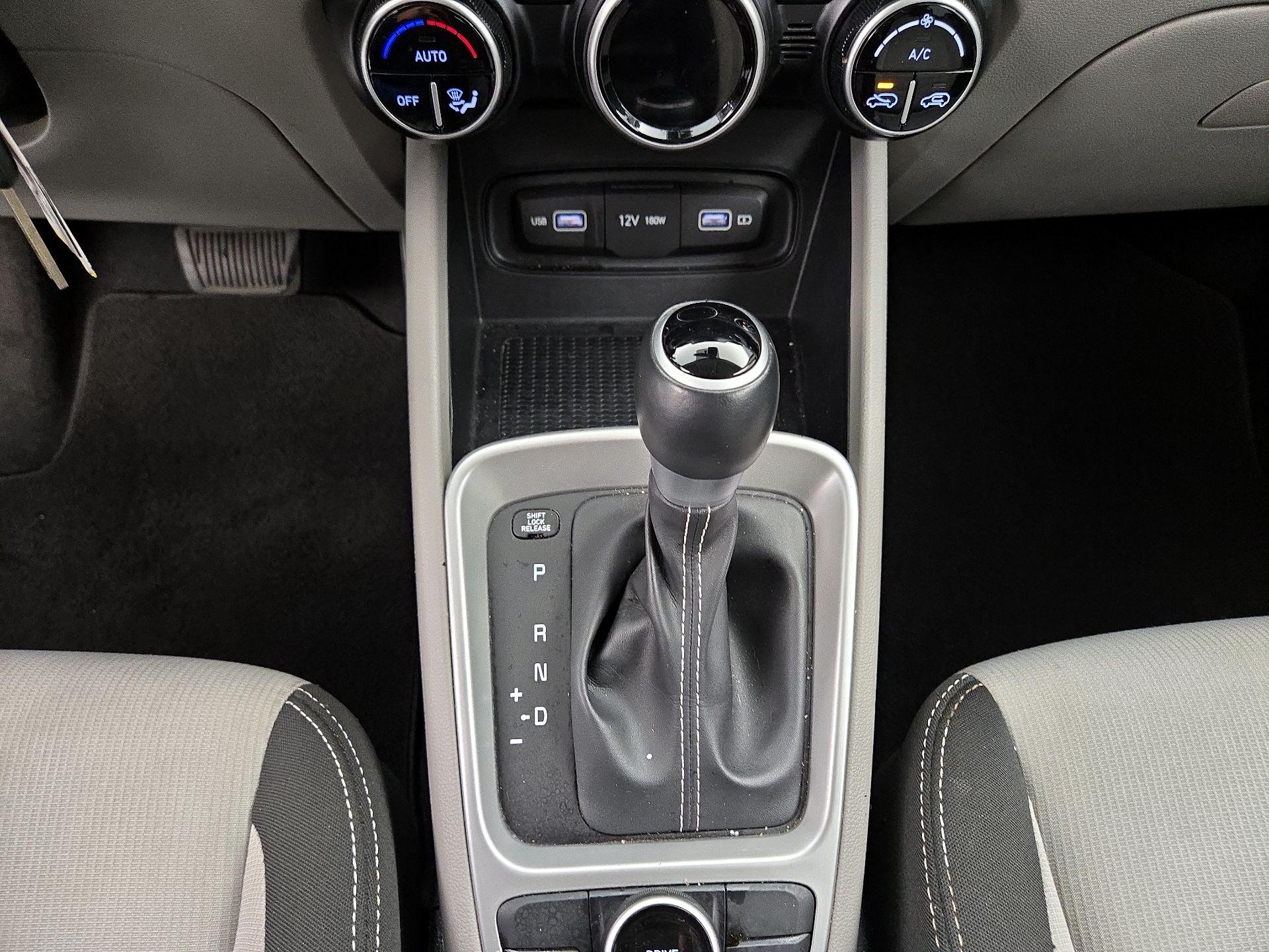 Thumbnail: 2022 Hyundai Venue - 17