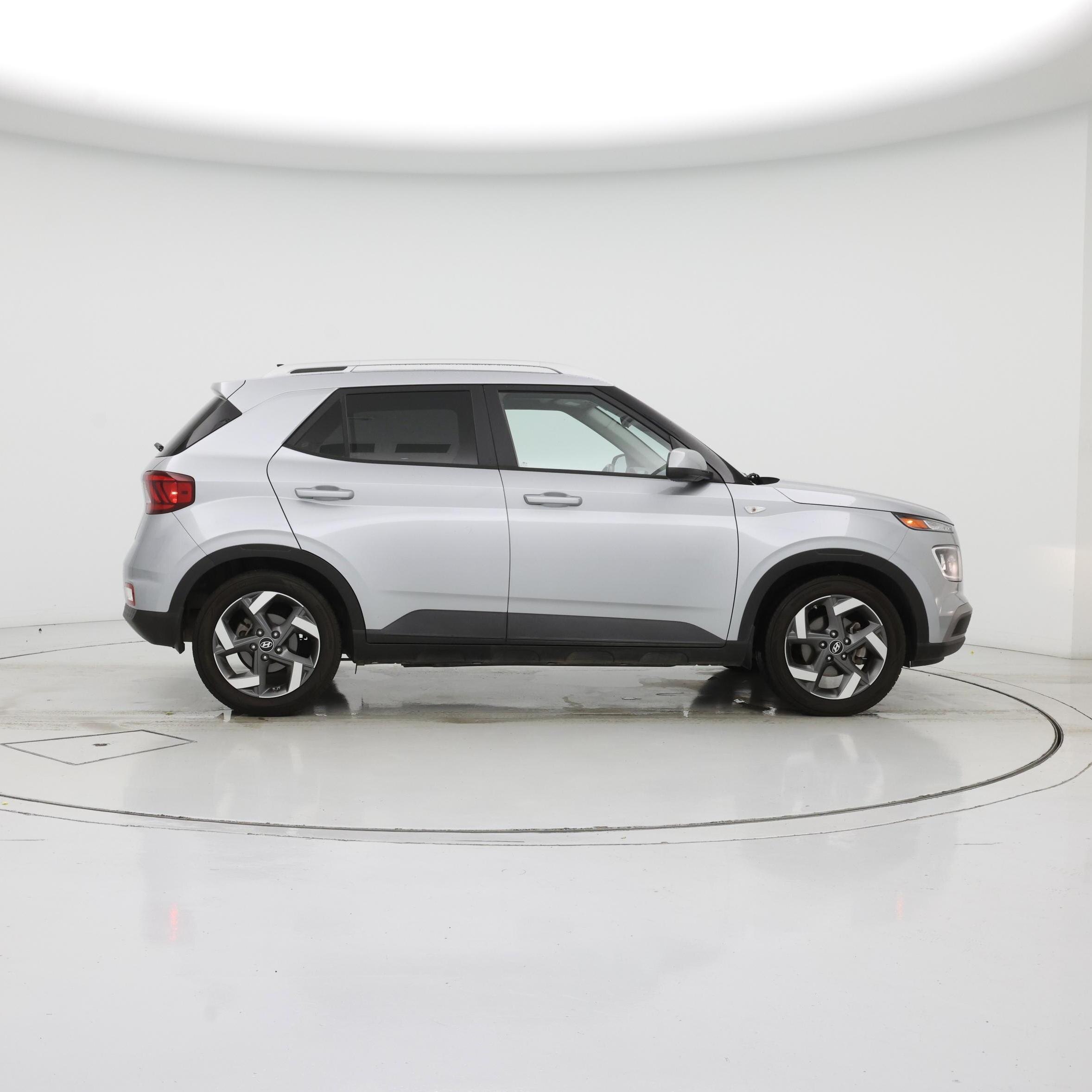 Thumbnail: 2022 Hyundai Venue - 7