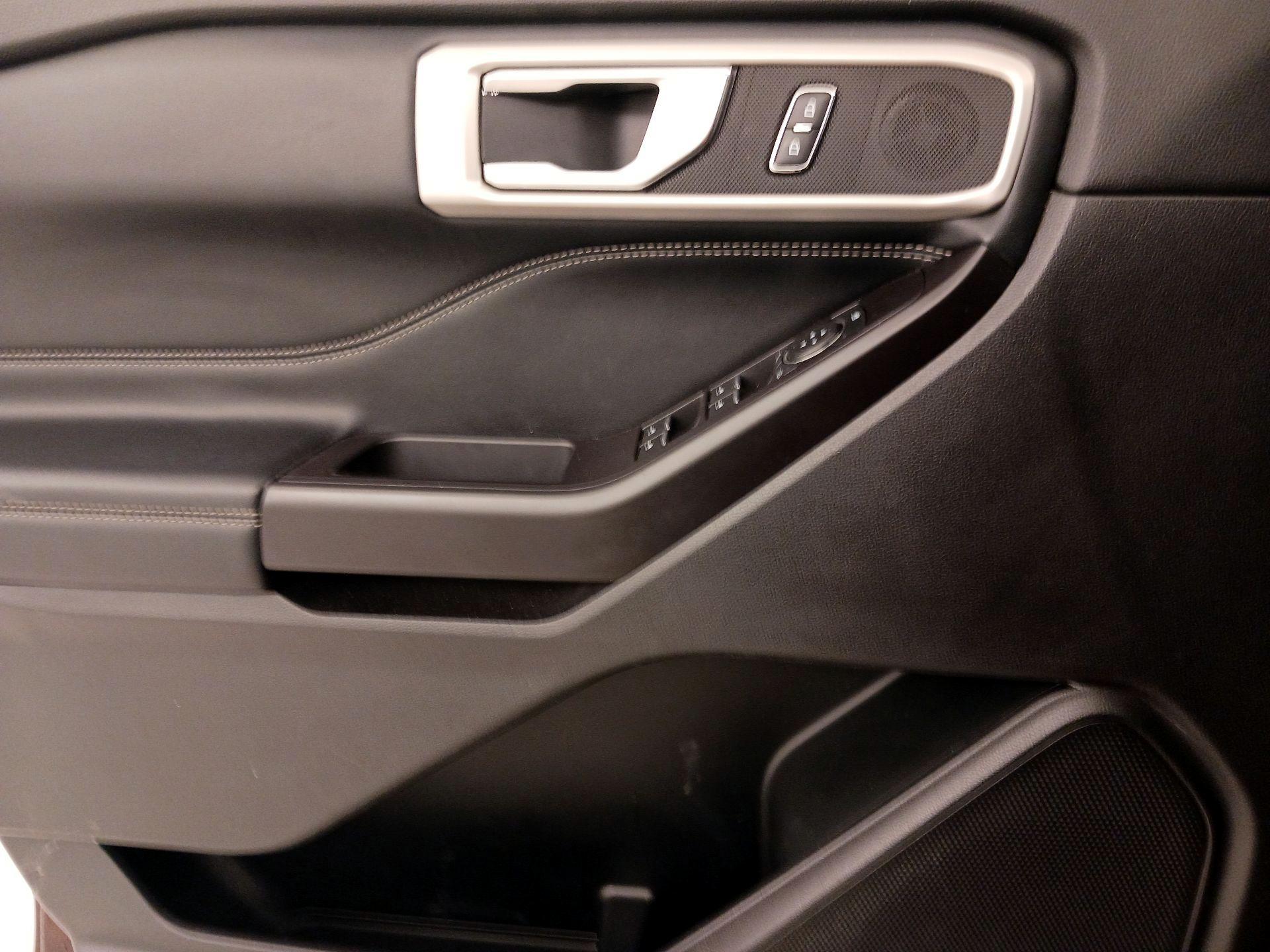 Thumbnail: 2020 Ford Explorer - 12